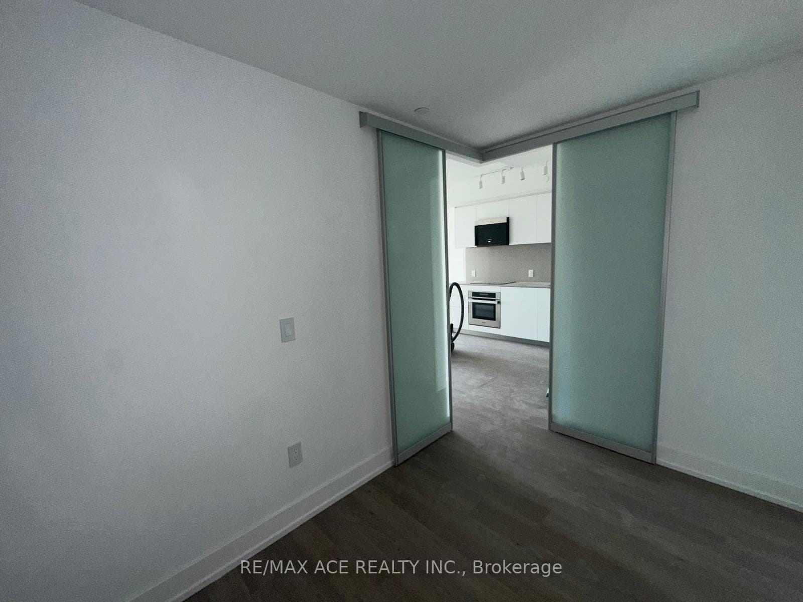 8 Cedarland Drive Unit 916 photo 6