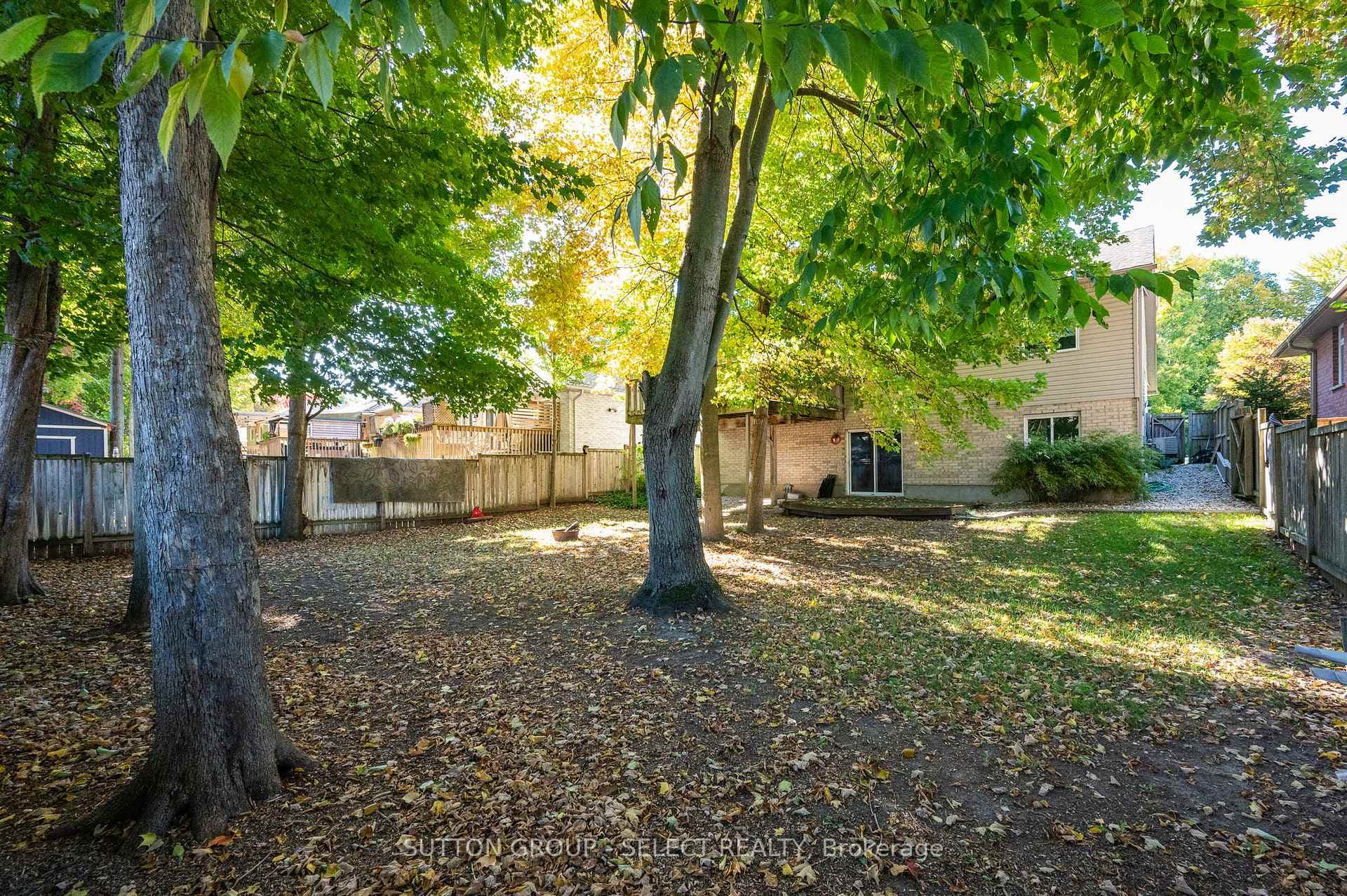 115 BRIDLE Path photo 22