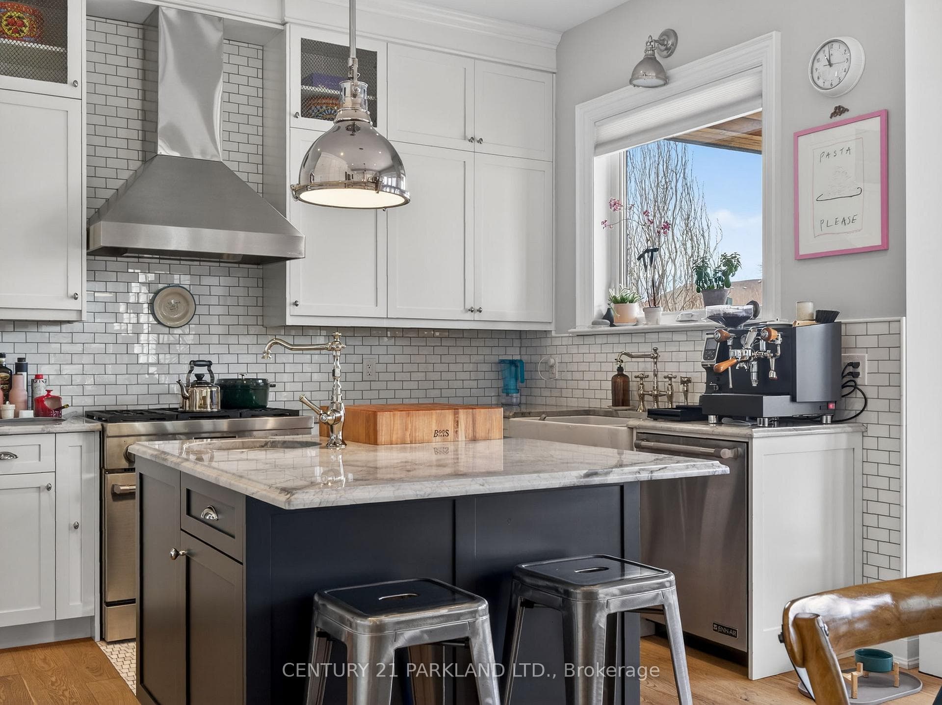 101 Arten Avenue photo 9