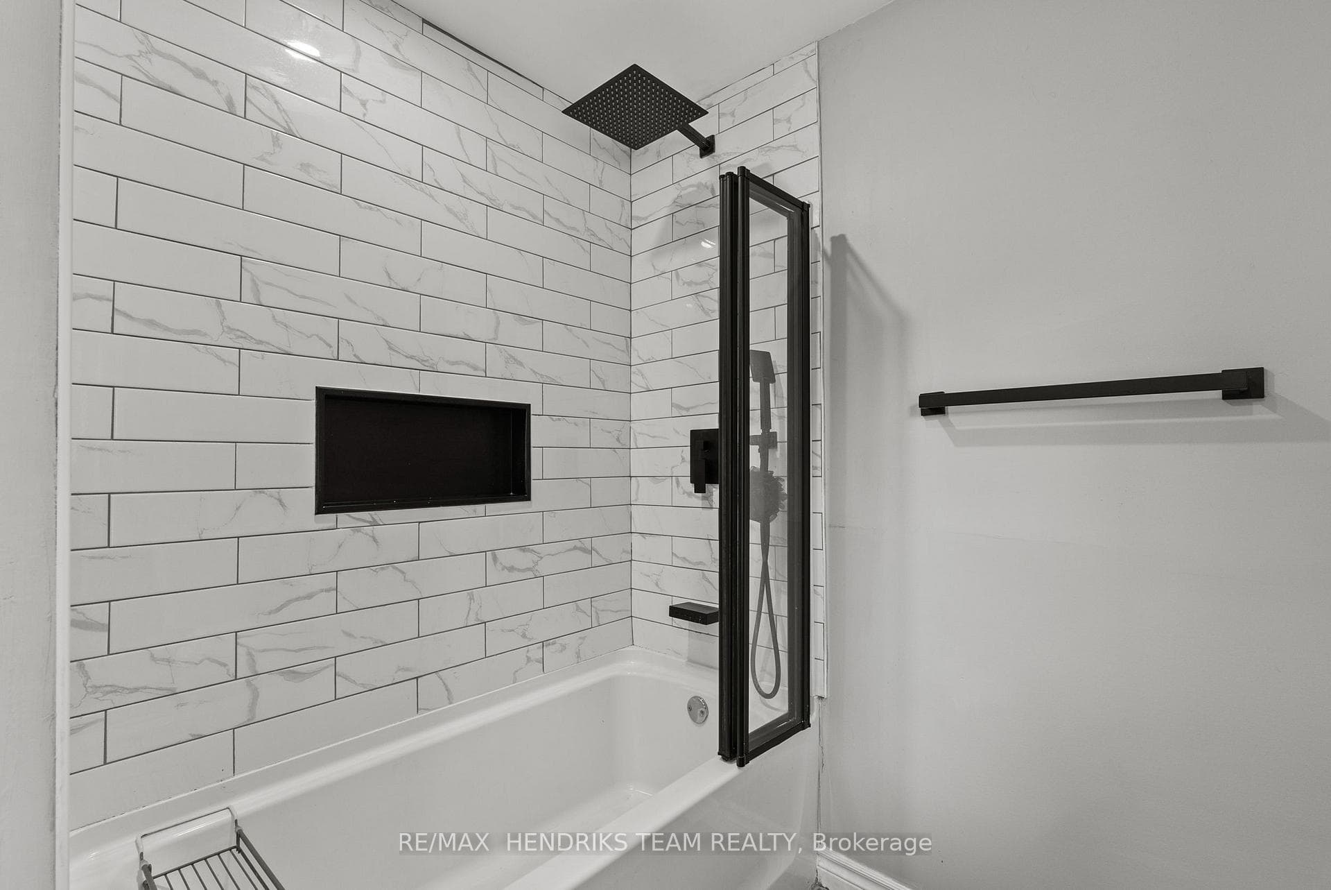 69 Chaplin Avenue photo 27
