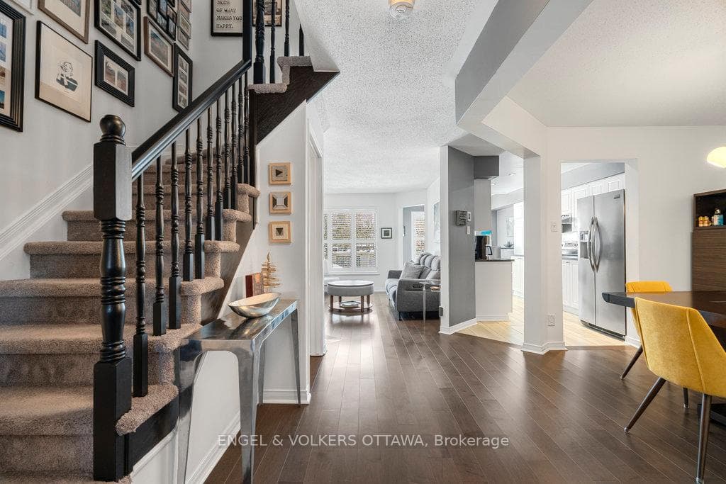64 Folison Street photo 5