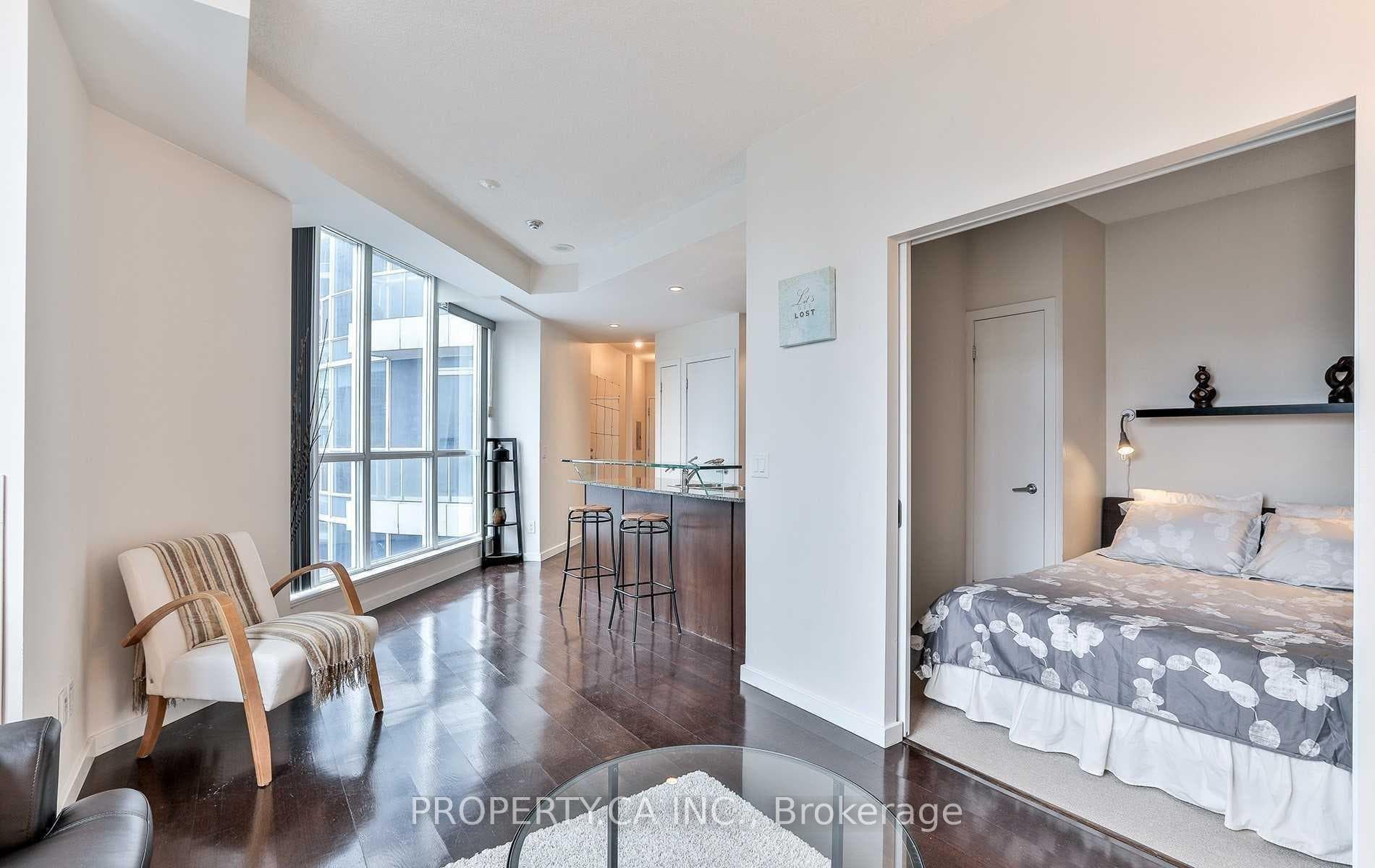 208 Queens Quay Unit 3112 photo 11