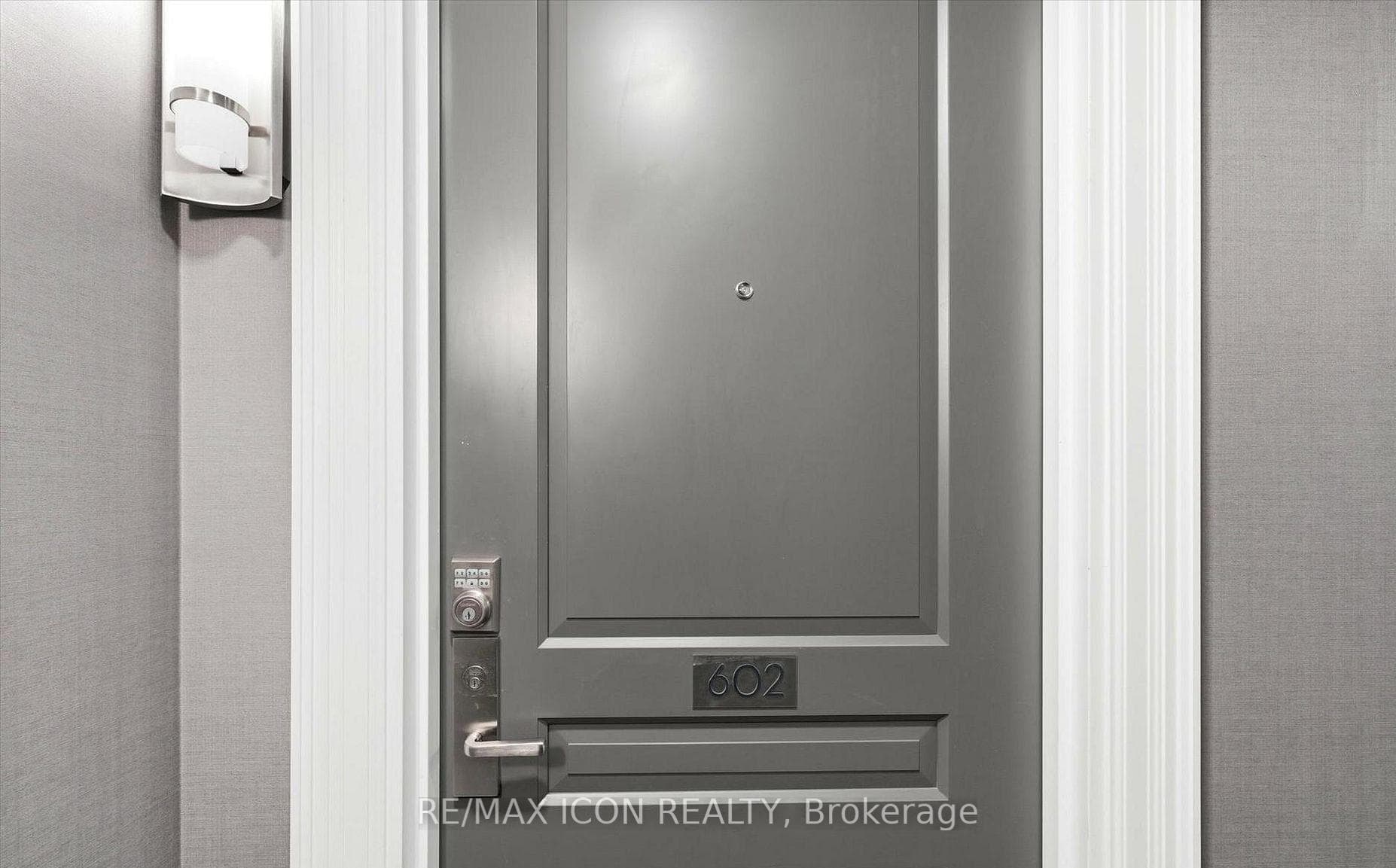 2060 Lakeshore Road Unit 602 photo 6