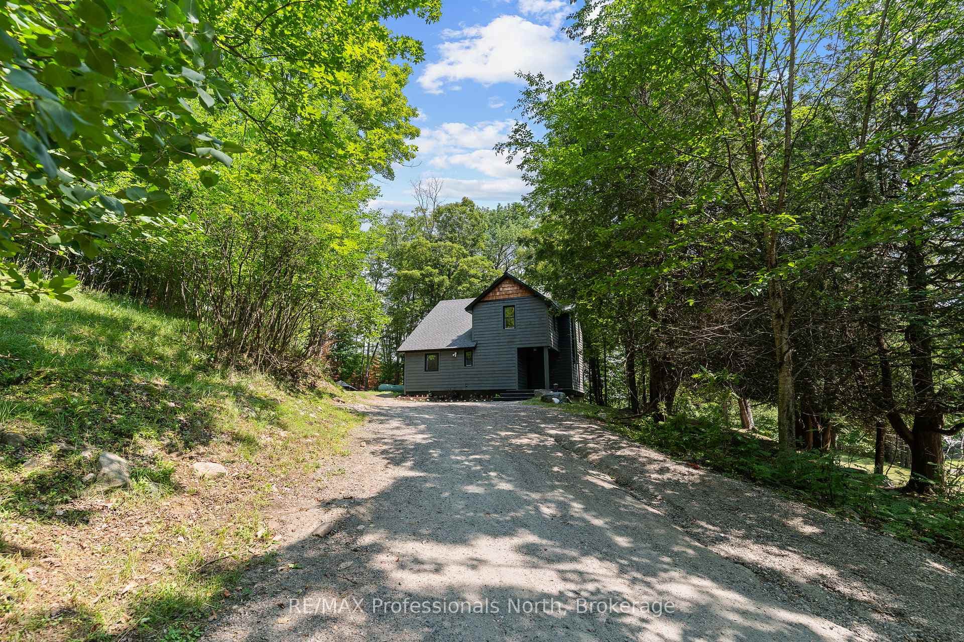 501 Mountain Street photo 1