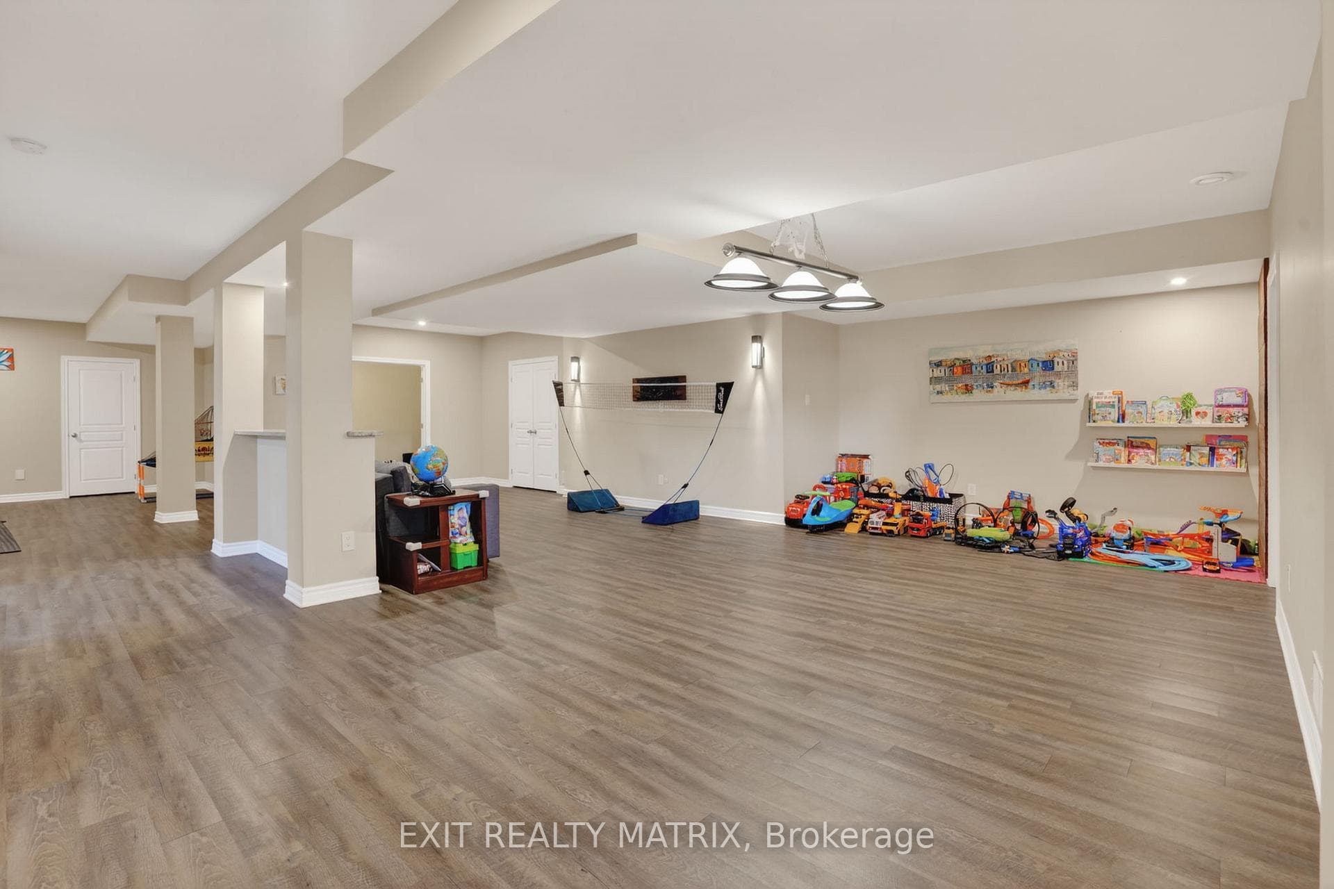 1525 Rangeland Avenue photo 33