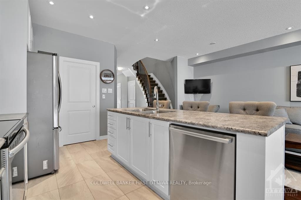 520 RIOJA Street photo 8