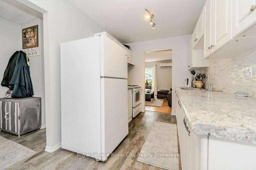 90 FERMAN Drive Unit 15 photo 6