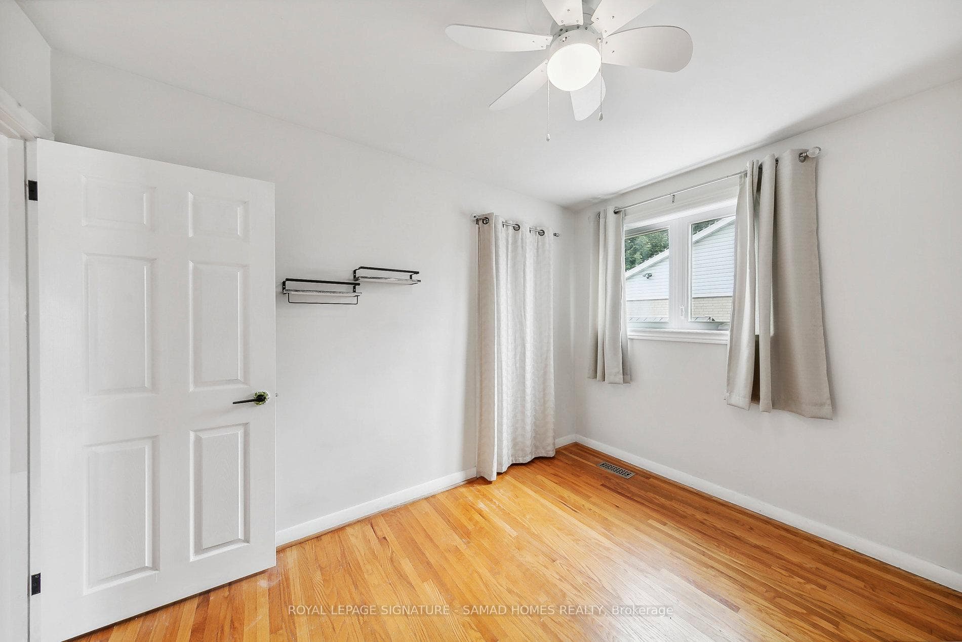 19 Langstone Crescent Unit Upper photo 7