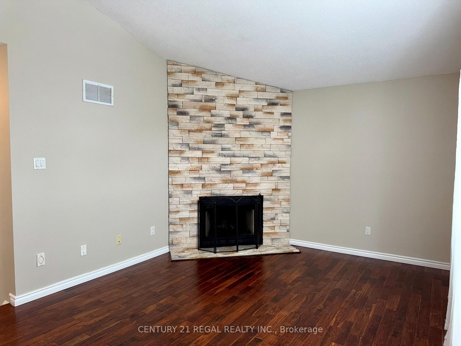 1901 Pine Grove Avenue photo 6