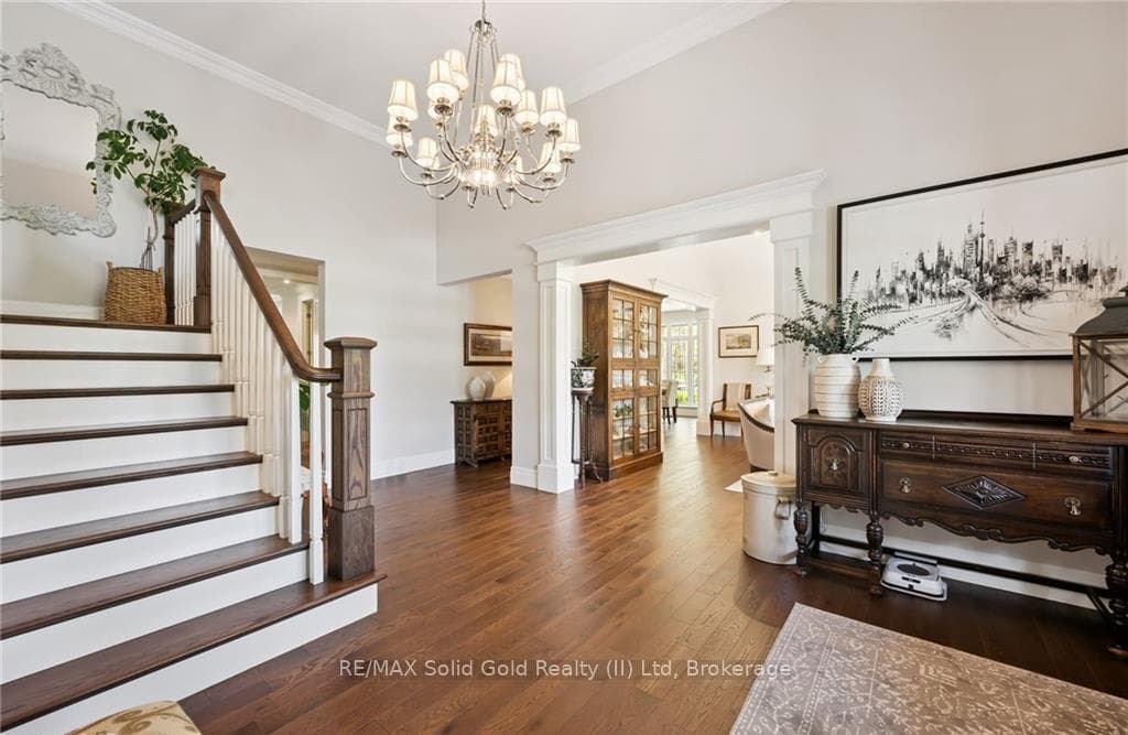 2073 Maplewood Road photo 6