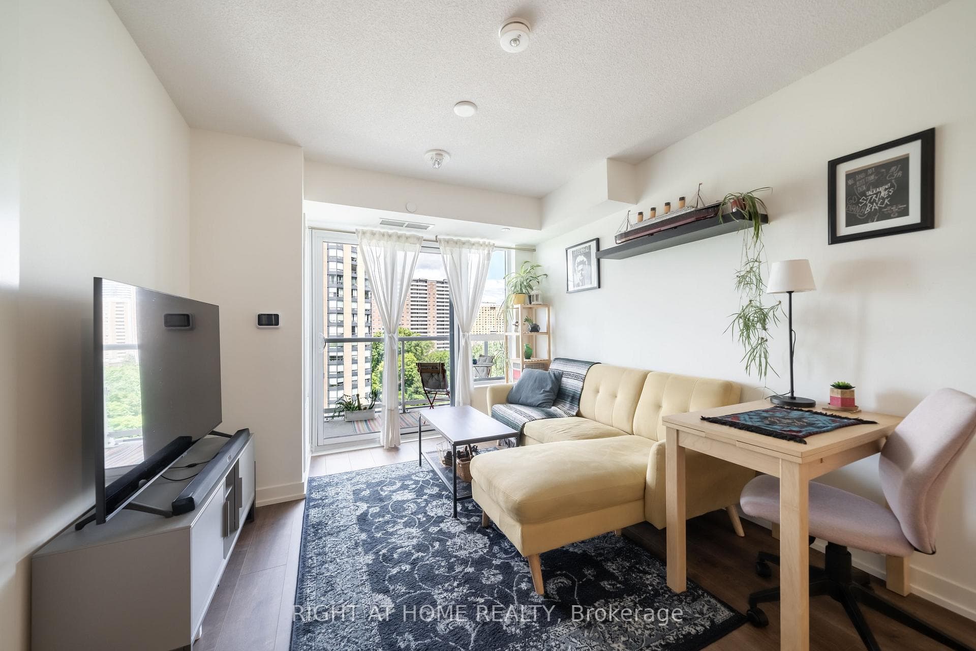 10 Wilby Crescent Unit 807 photo 25