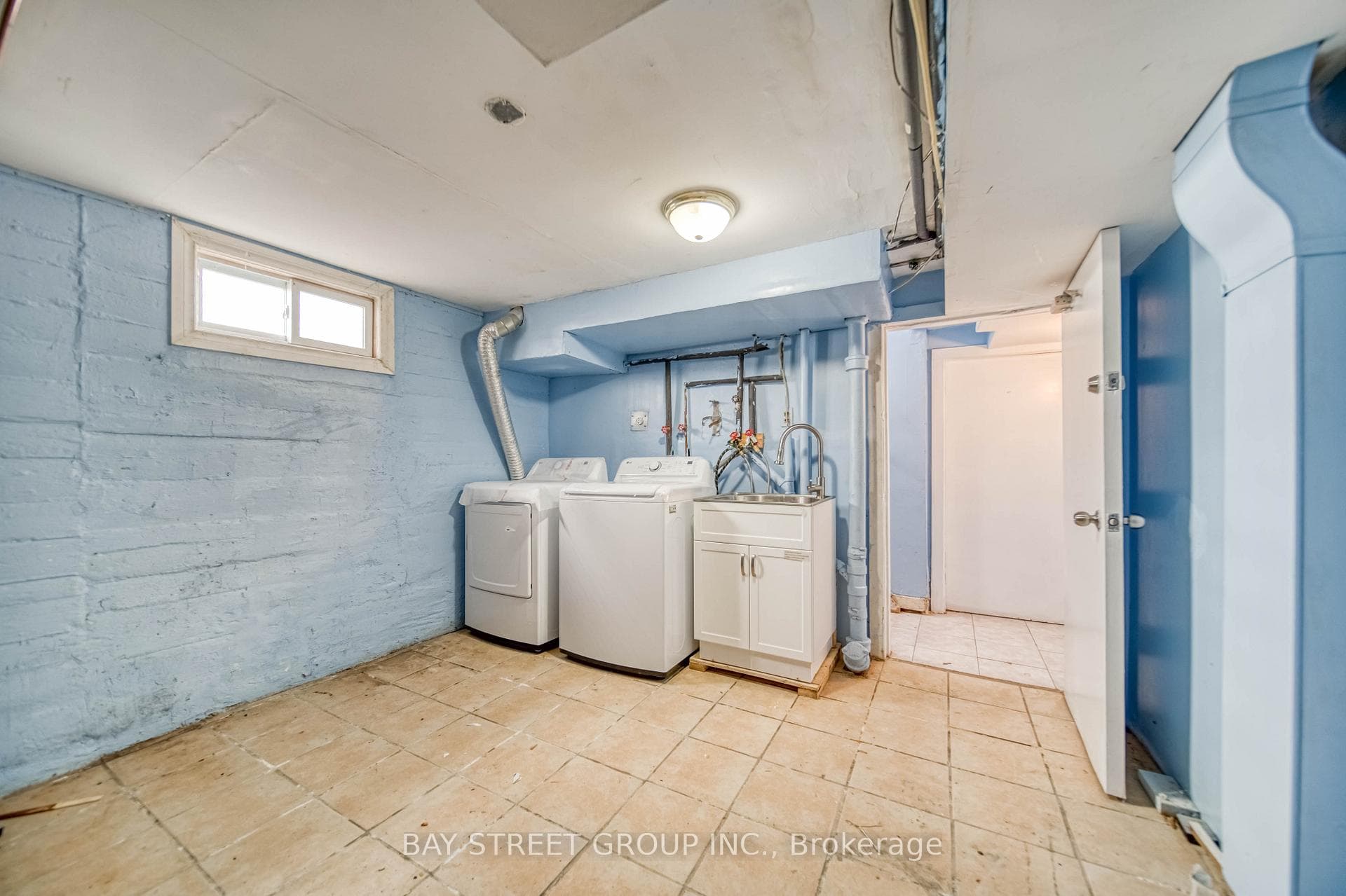 304 Albert Street photo 18