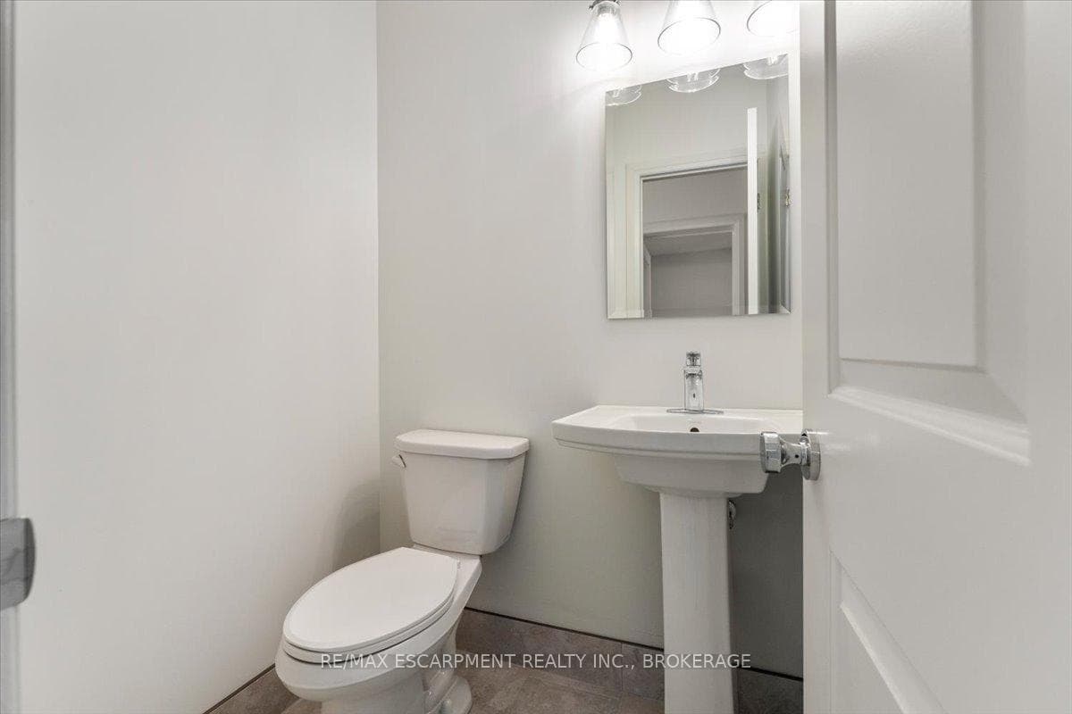 13 Ambrose Street photo 9