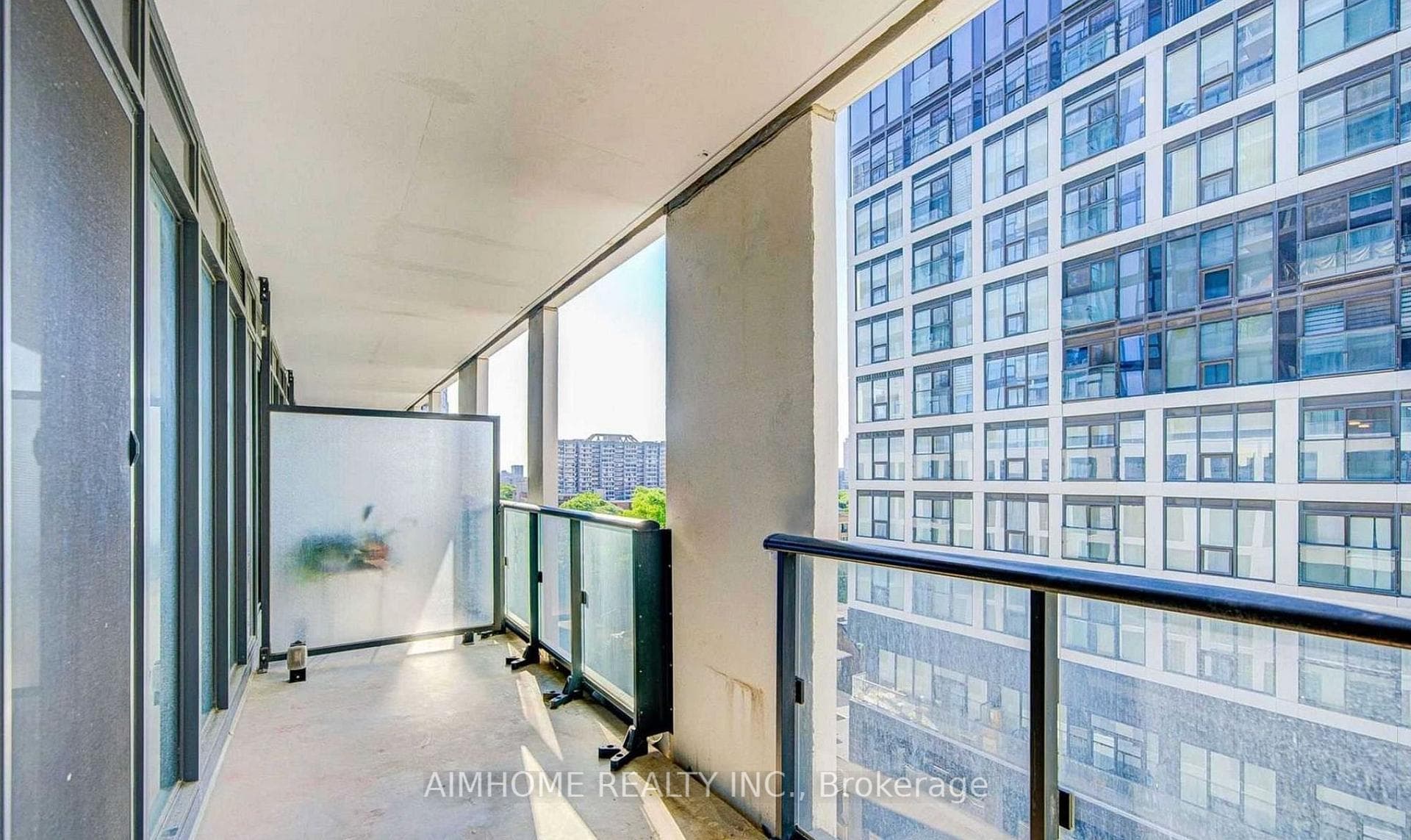 251 Jarvis Street Unit 823 photo 12