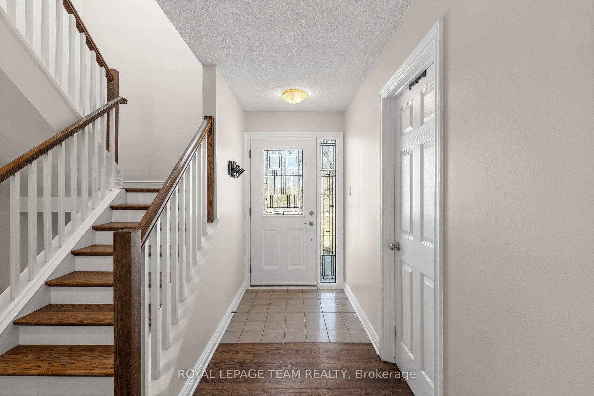 1081 Boucher Crescent photo 4