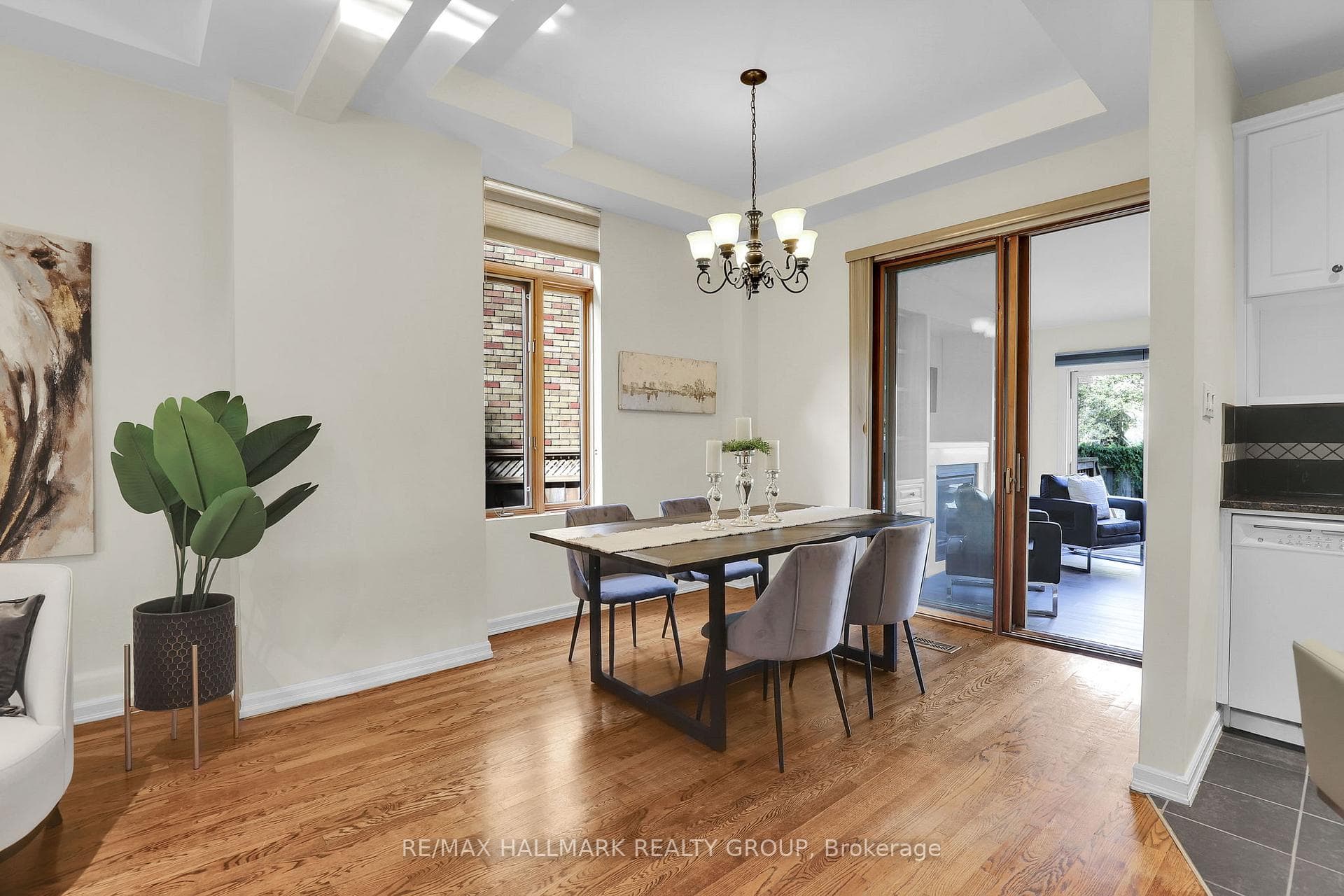7 CLAREY Avenue photo 17