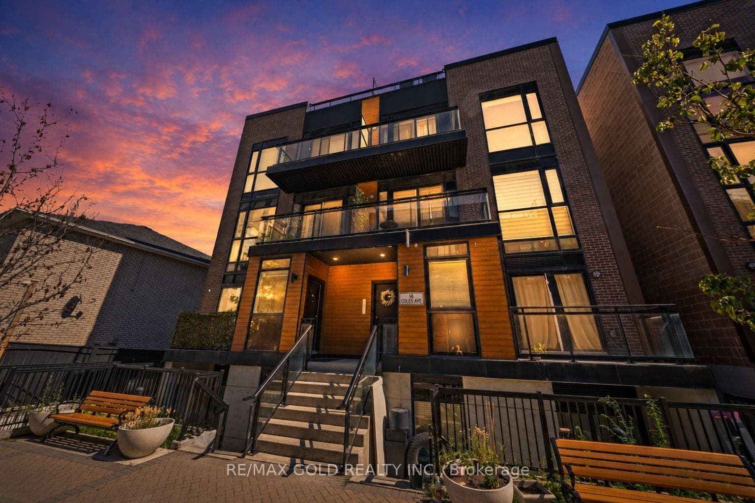 18 Coles Avenue Unit 602 photo 1