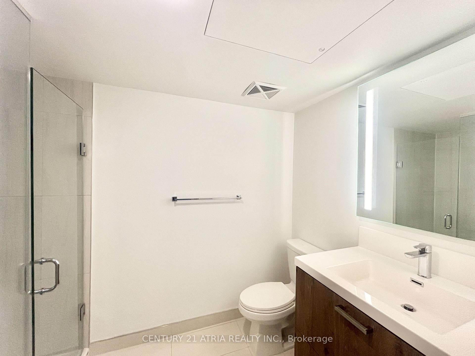 50 McCaul St Street Unit 811 photo 9