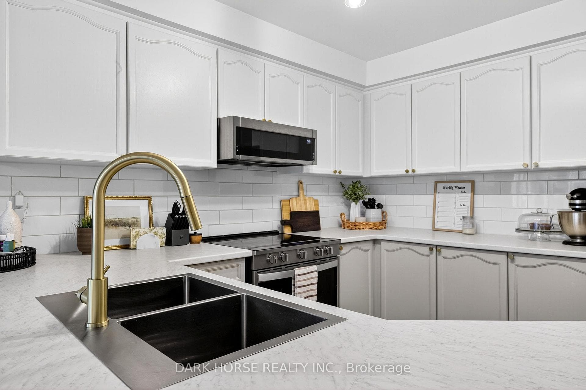 1401 Hancox Court photo 10