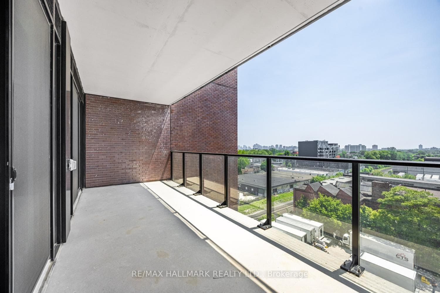 181 Sterling Road Unit 703 photo 32