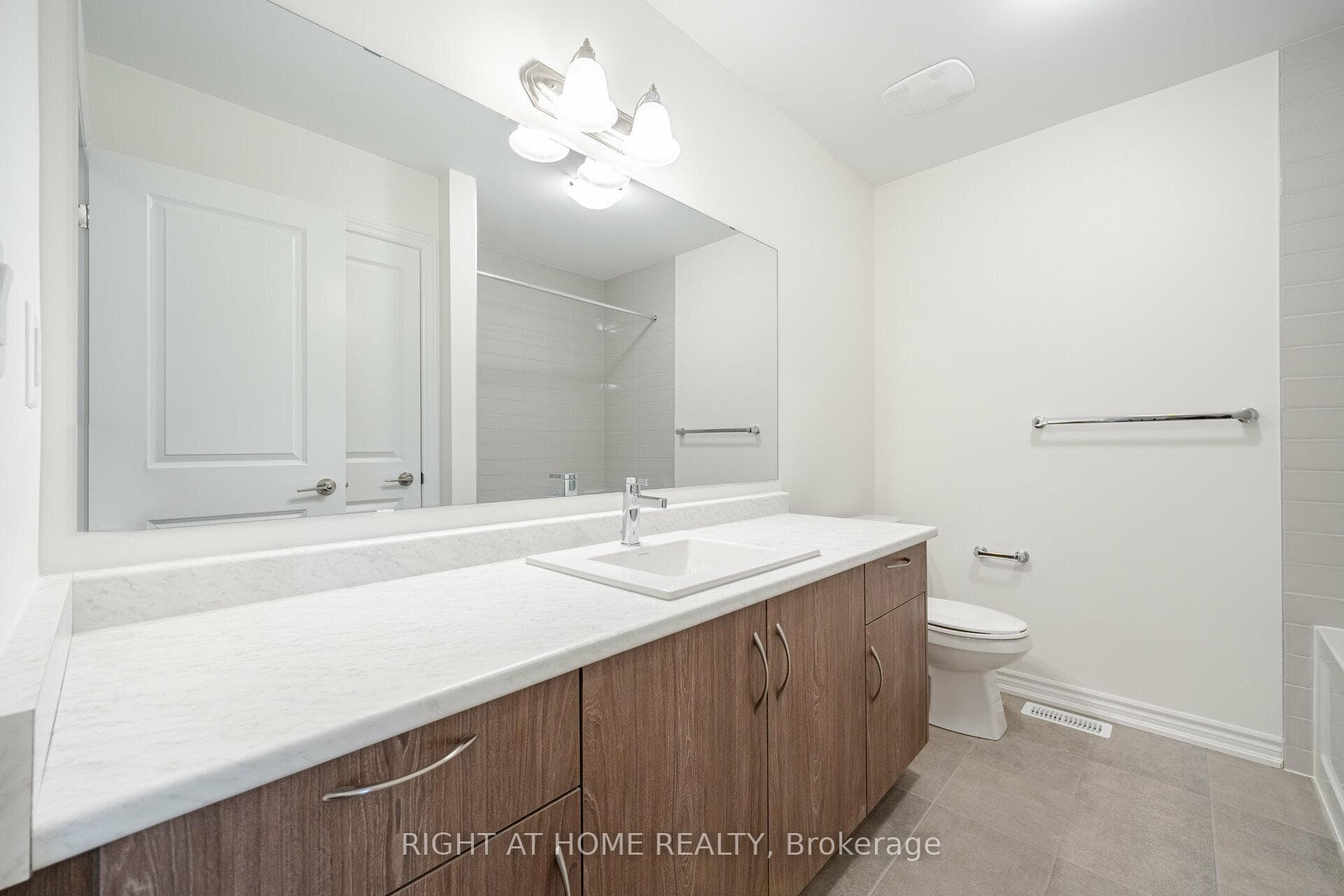 496 Twin Streams Road photo 35