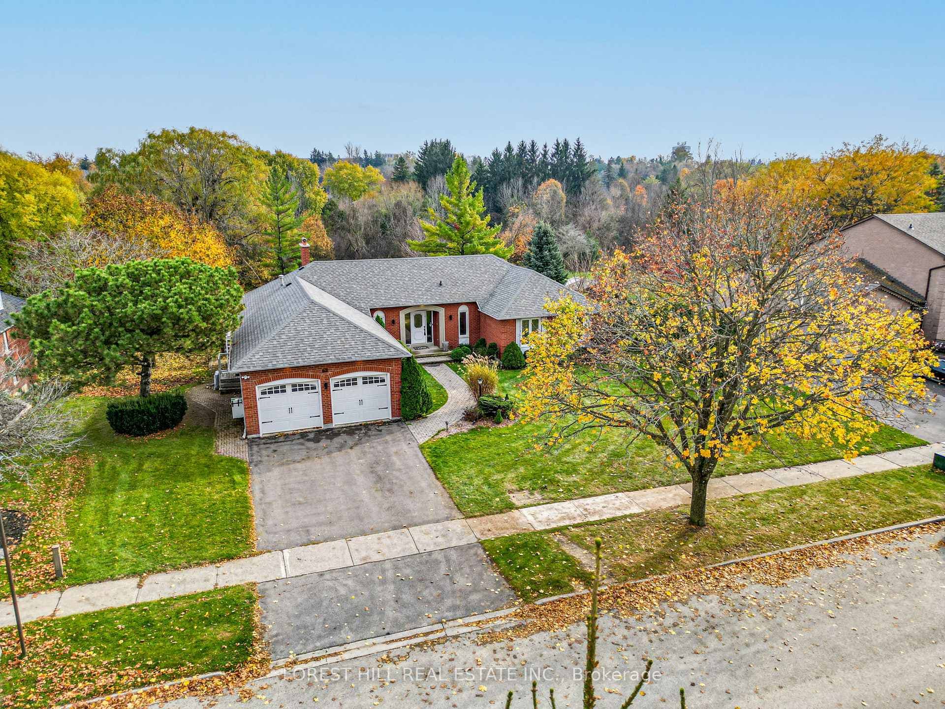 63 Humber Valley Crescent photo 2