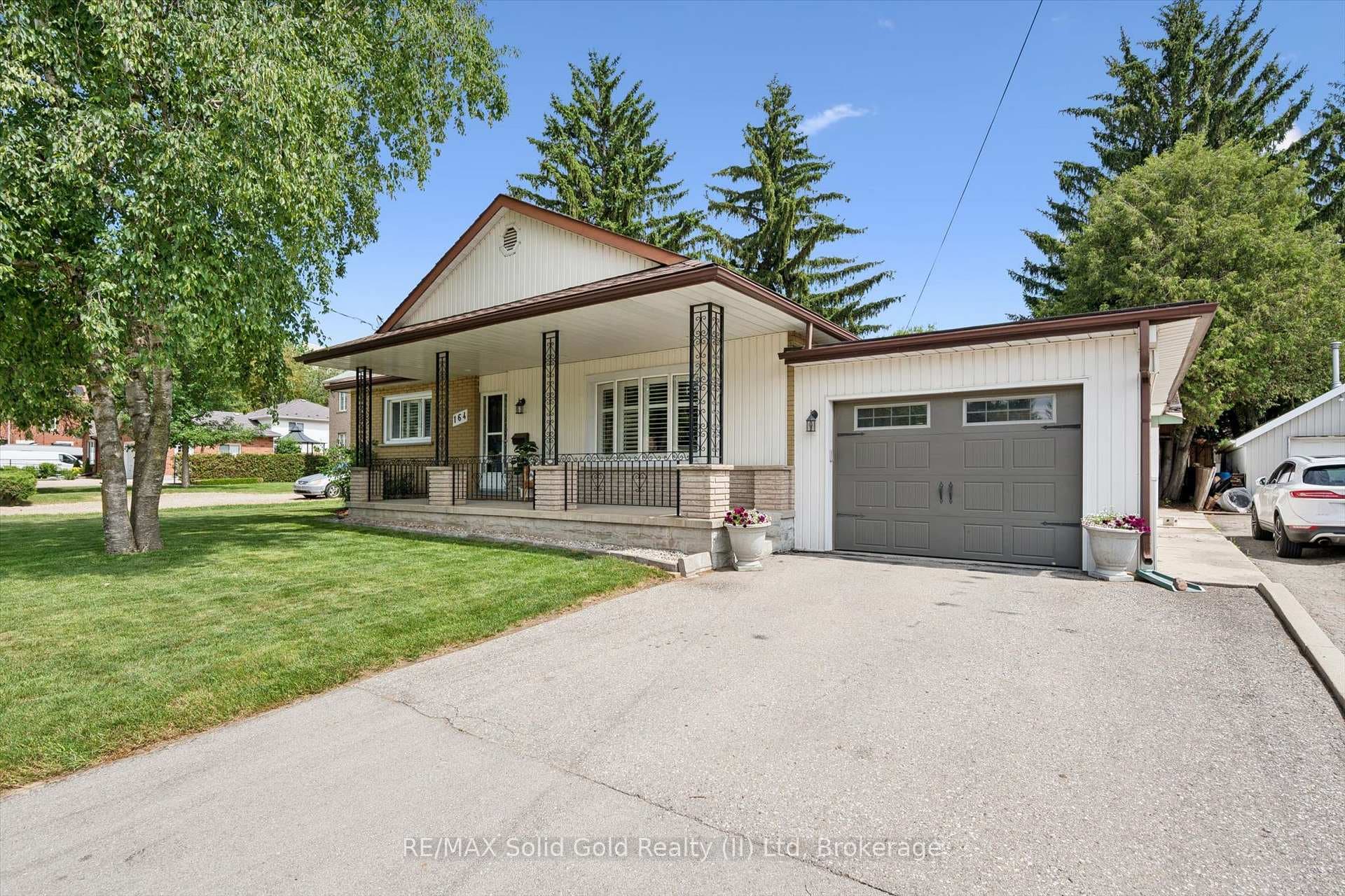 164 Bridge Street photo 2