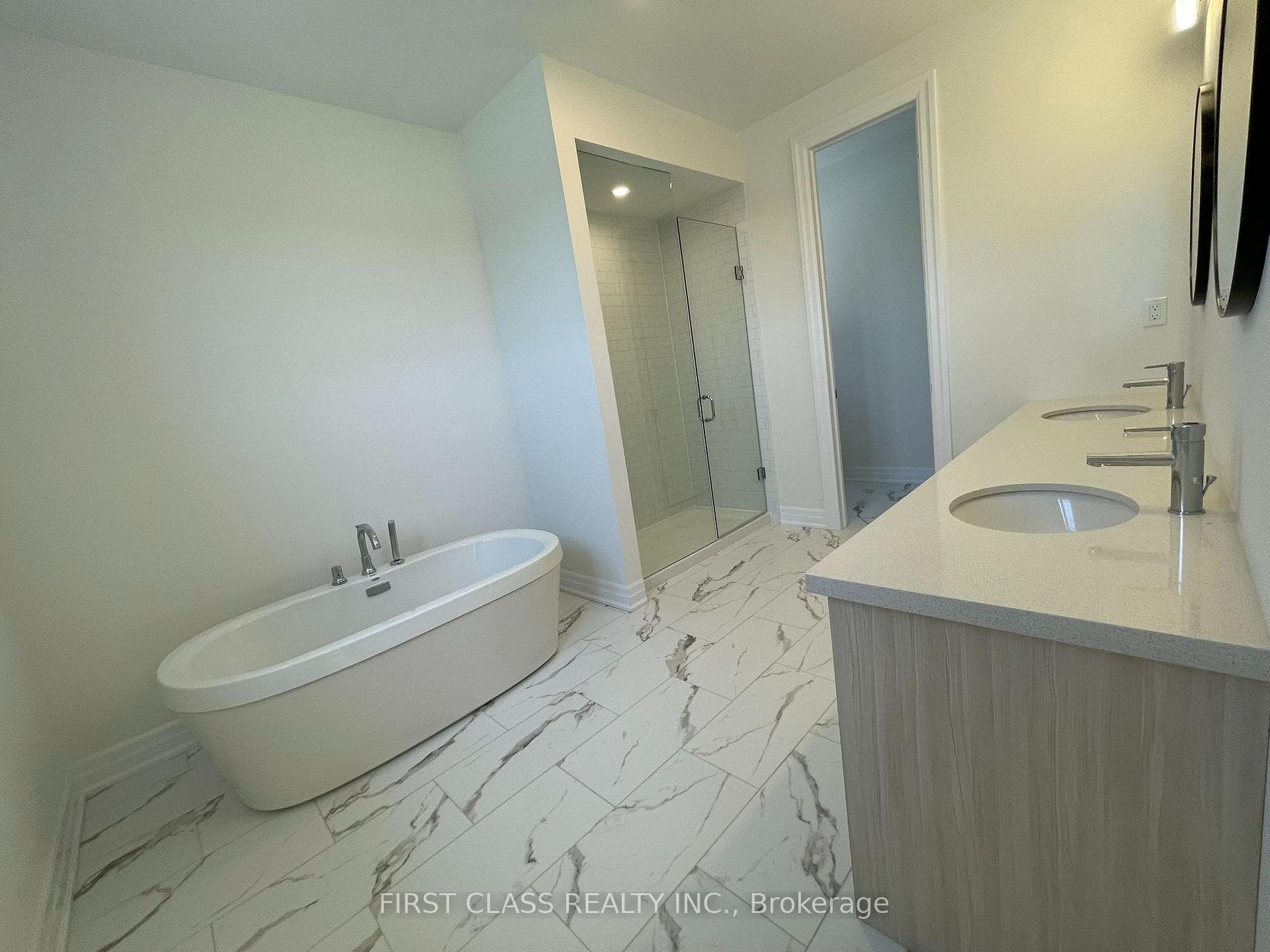 68 Thomas Smith Street photo 27