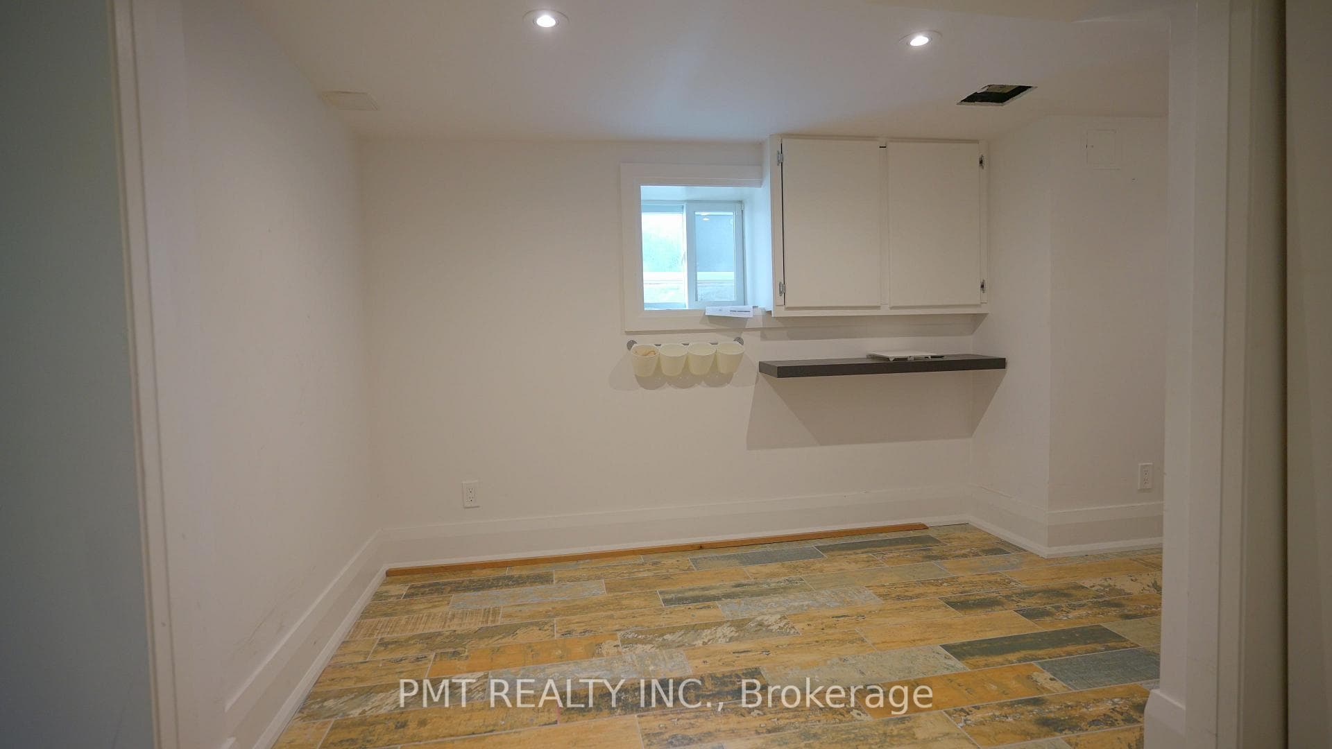 31 Burgess Avenue photo 23