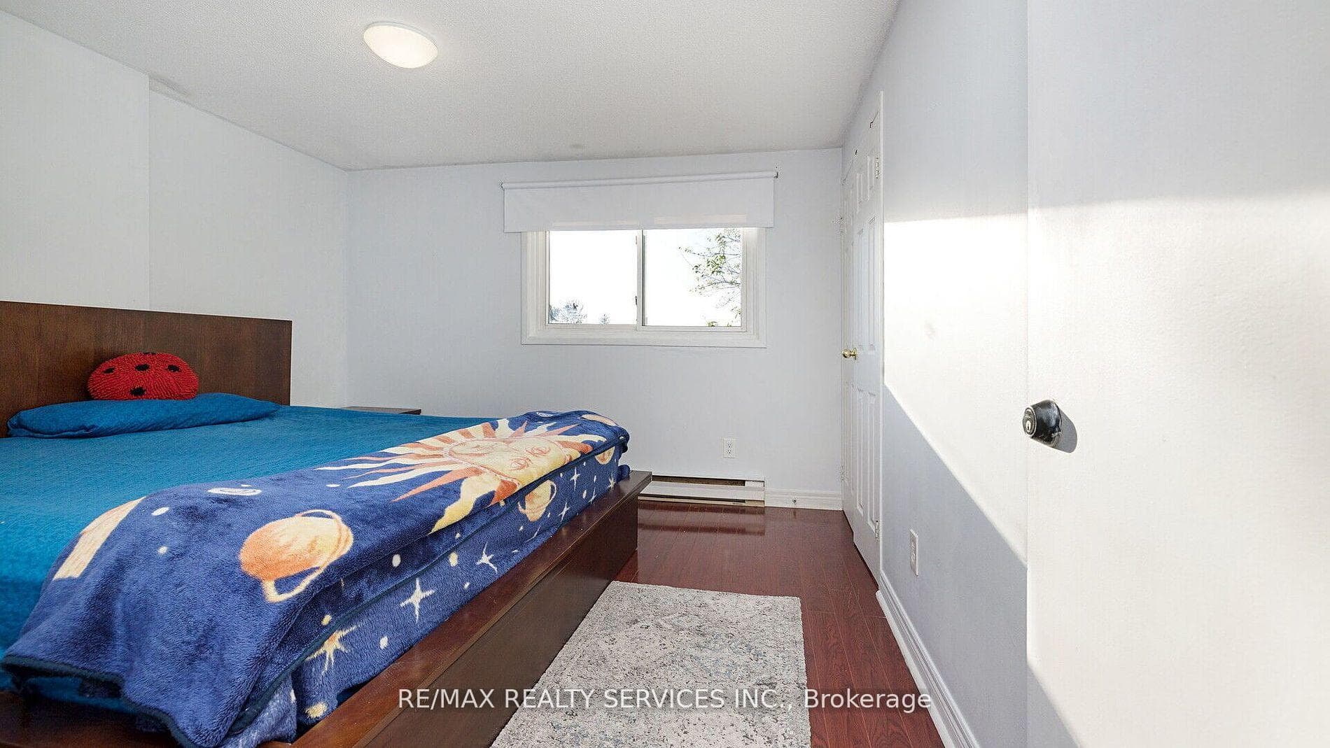 45 Grand Rapids Square photo 18