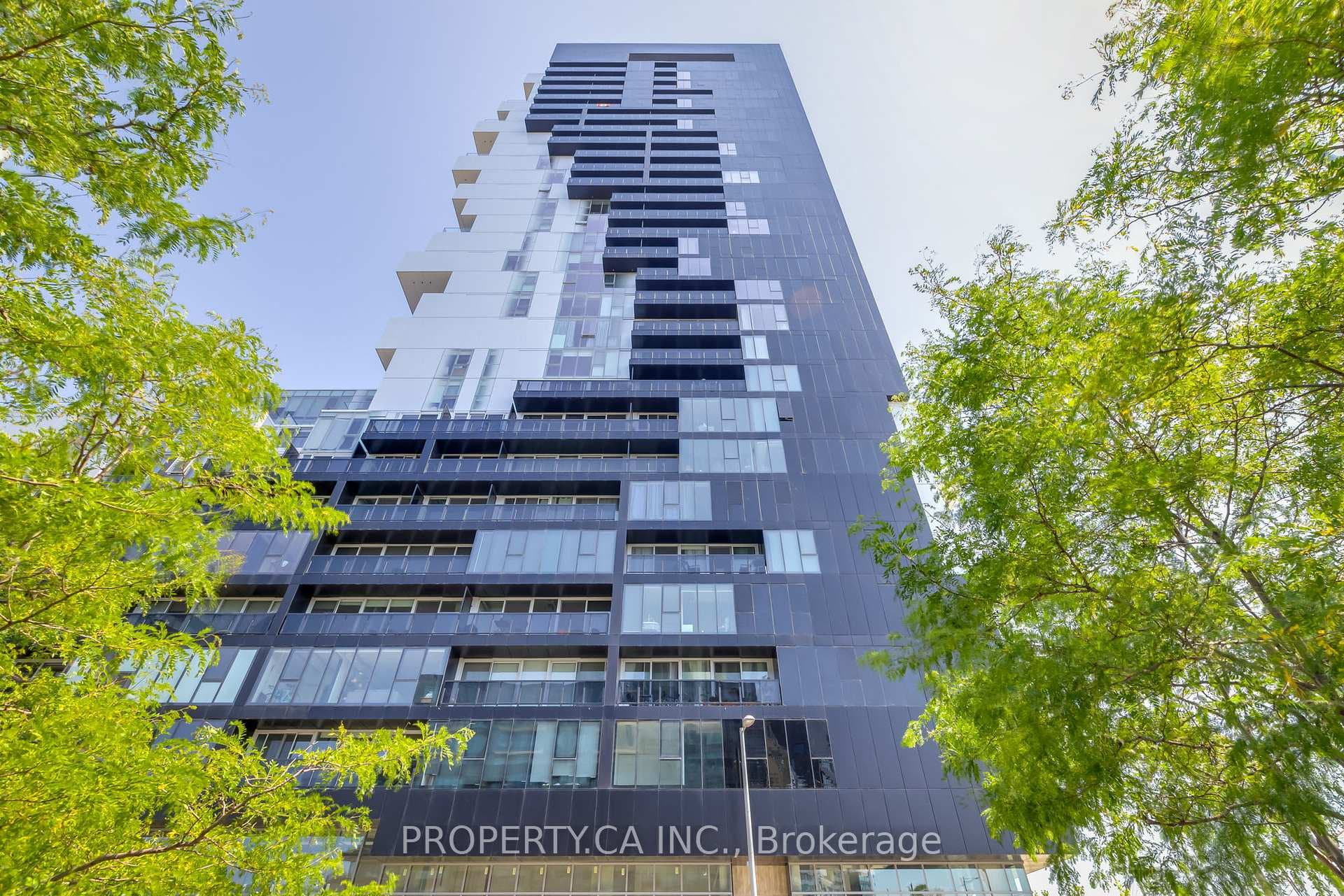 170 Bayview Avenue Unit 405 photo 1
