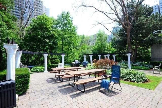3695 Kaneff Crescent Unit 1107 photo 15