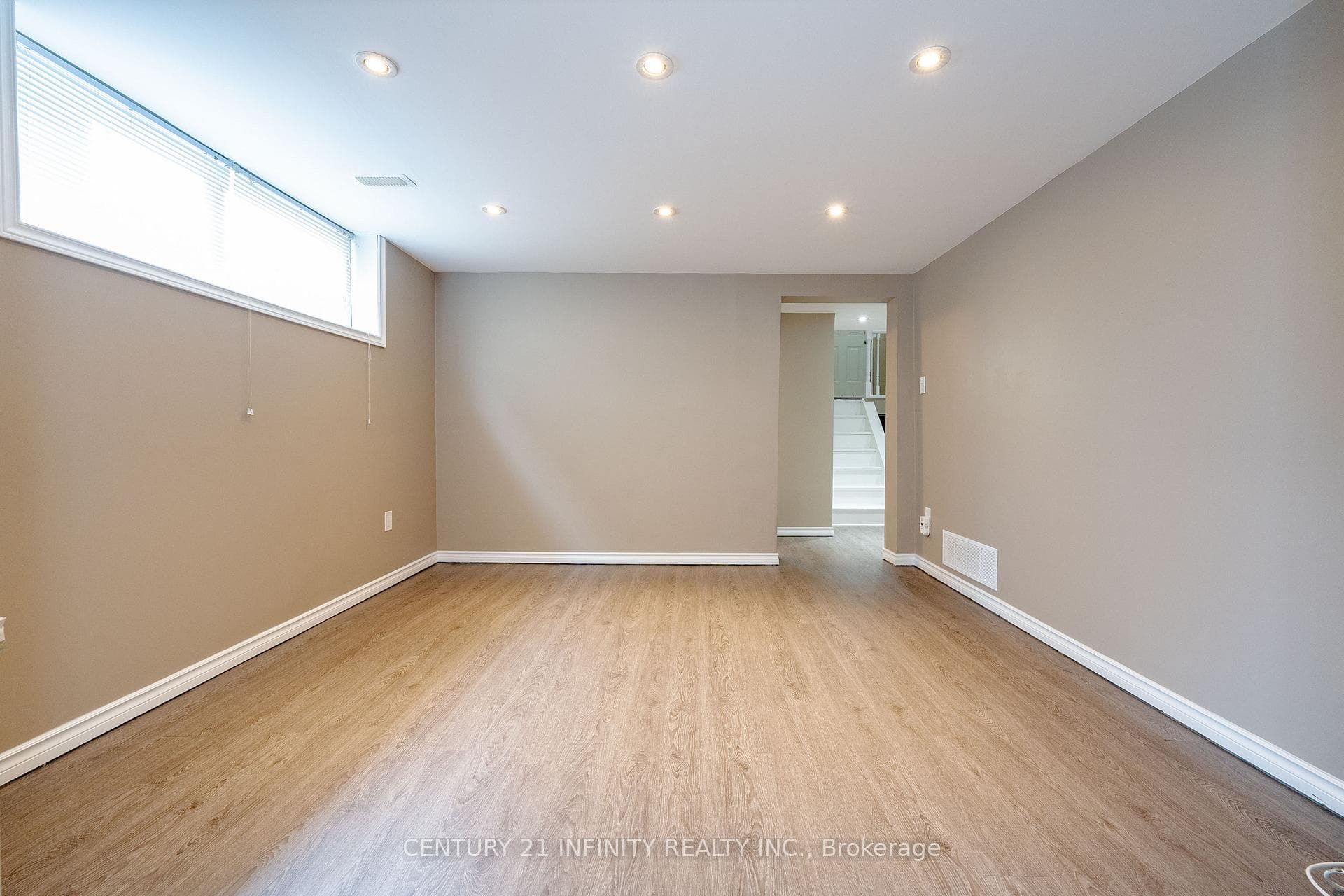 680 Marksbury Road photo 24