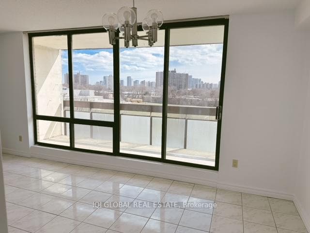 260 Seneca Hill Drive Unit 810 photo 9