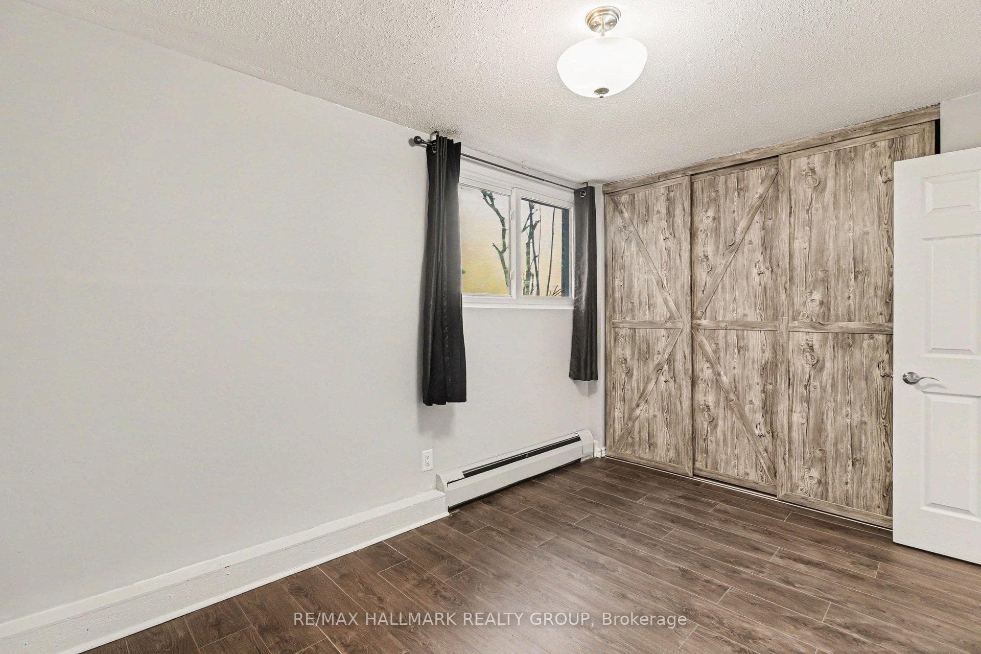 898 Elmsmere Road Unit 2 photo 12