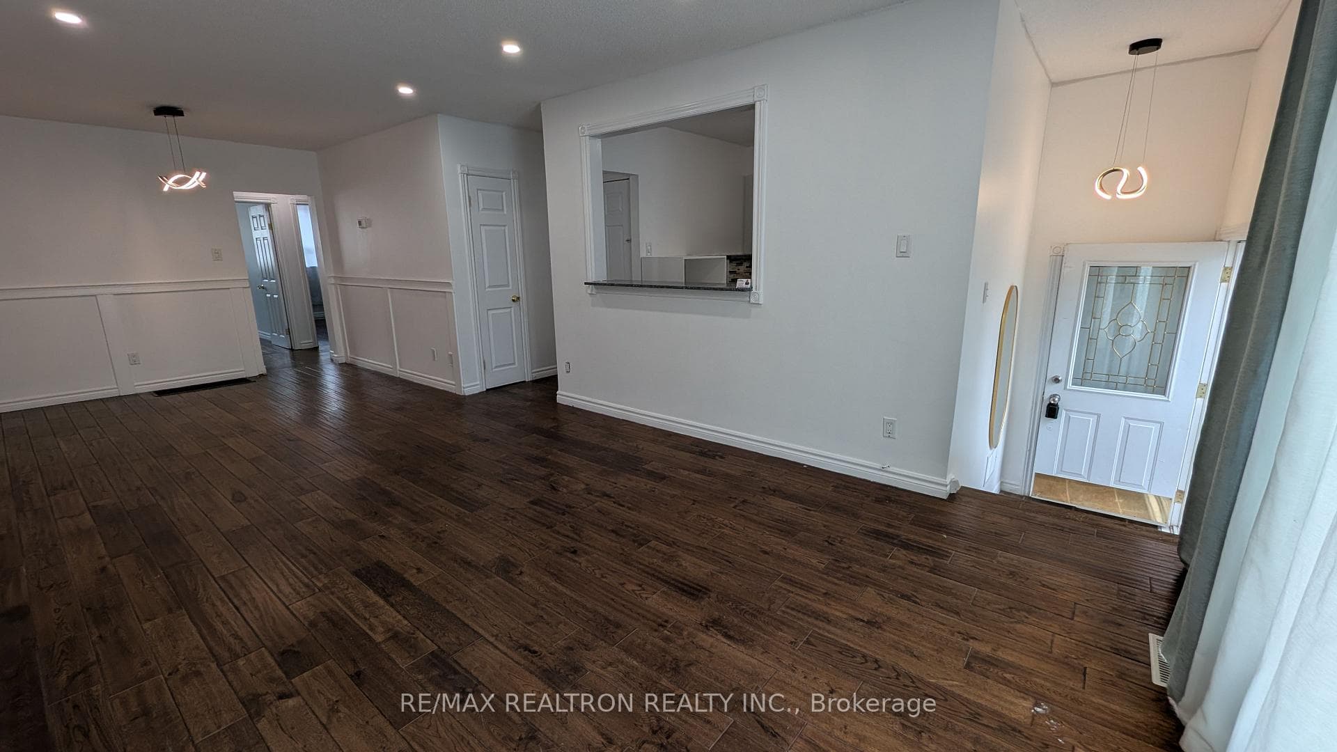 358 Browndale Crescent Unit MainFlr photo 8