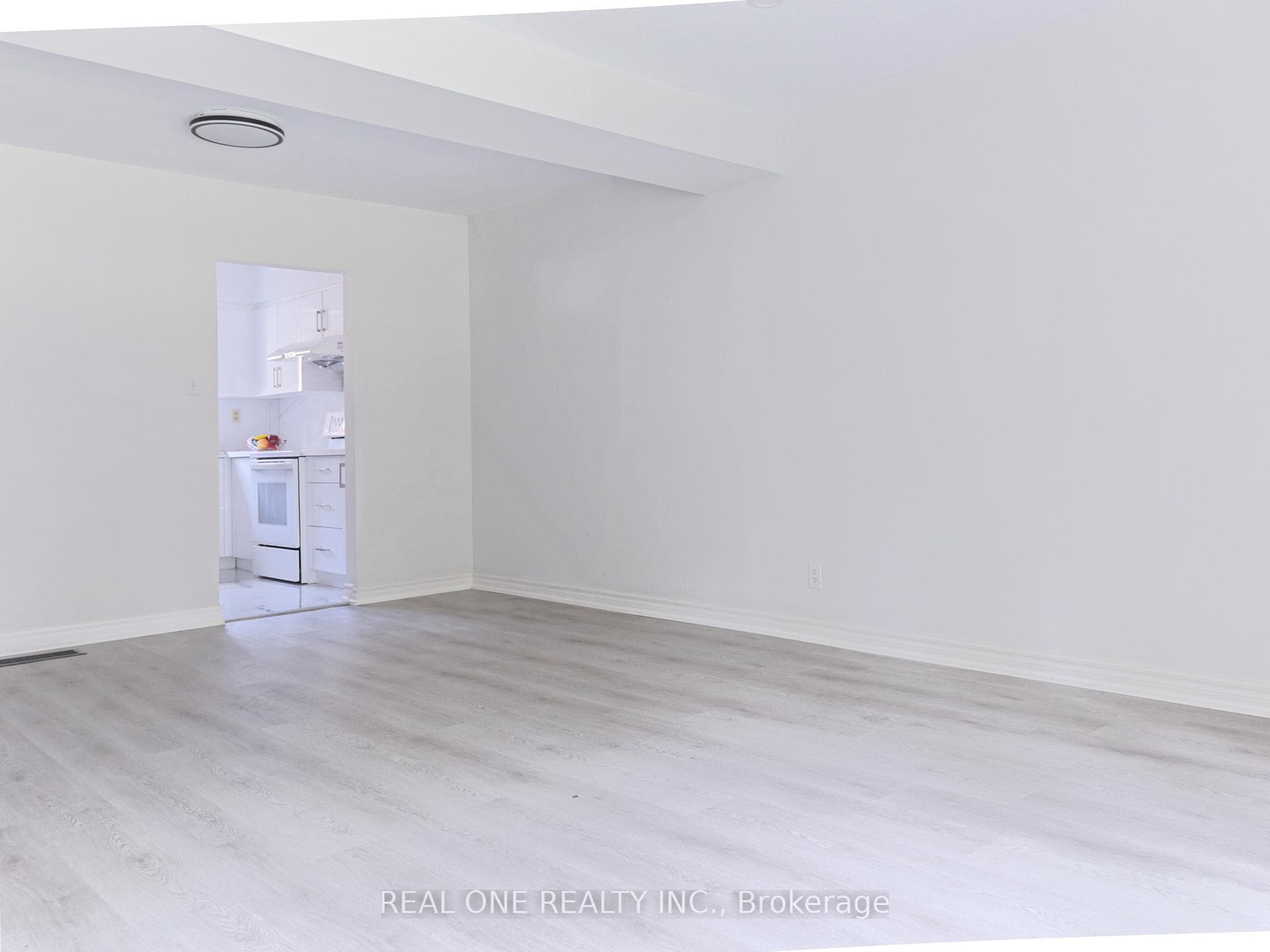 10 Esterbrooke Avenue Unit 53 photo 5