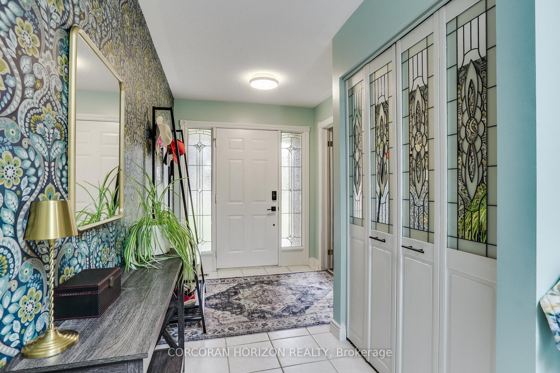 4542 Avenue Road photo 5