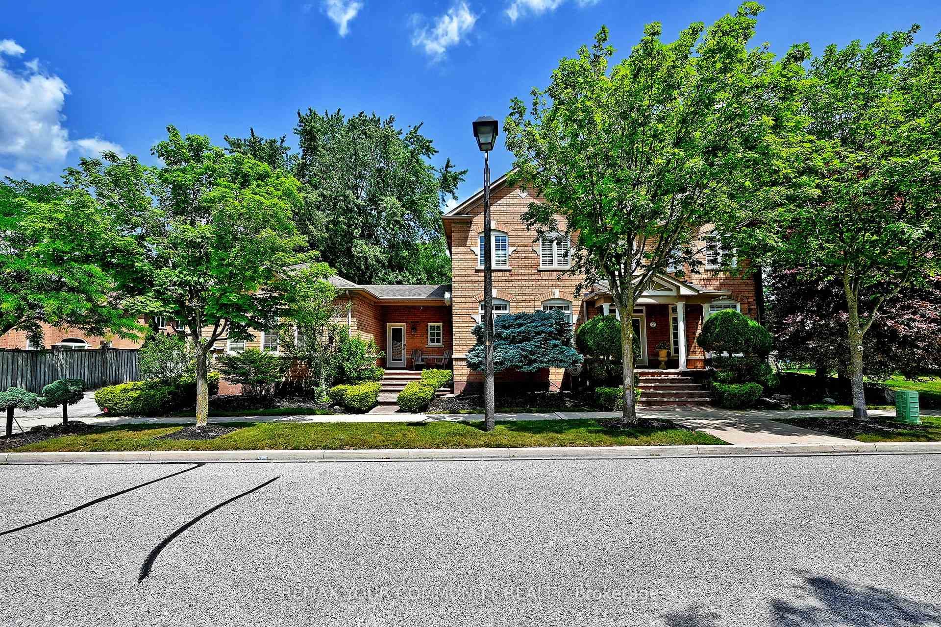 2 Winterberry Drive photo 1