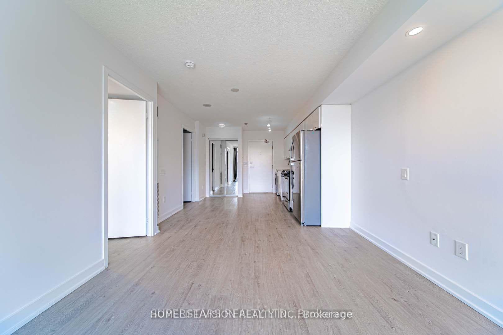 33 Singer Court Unit 1606 photo 5
