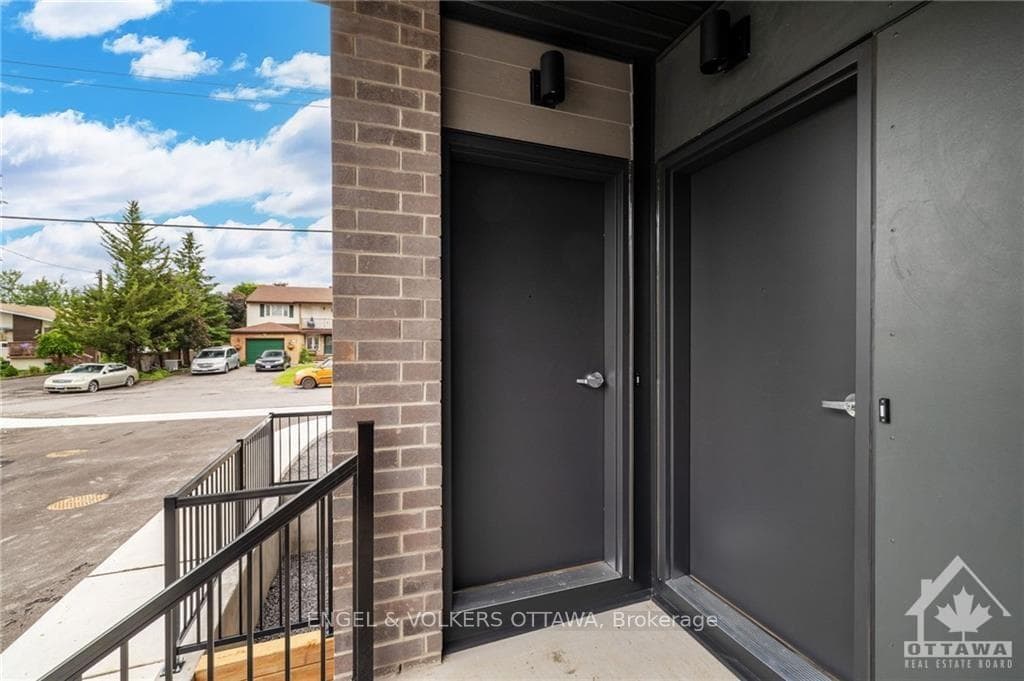 1258 MARENGER Street Unit D photo 2