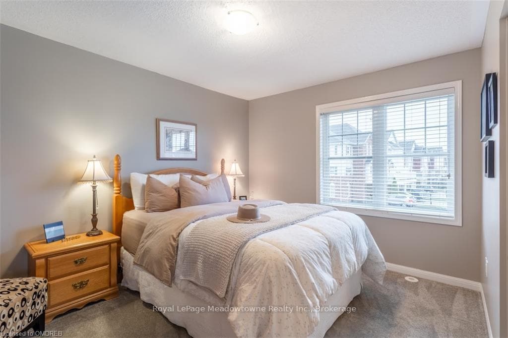 726 HEPBURN Road photo 25