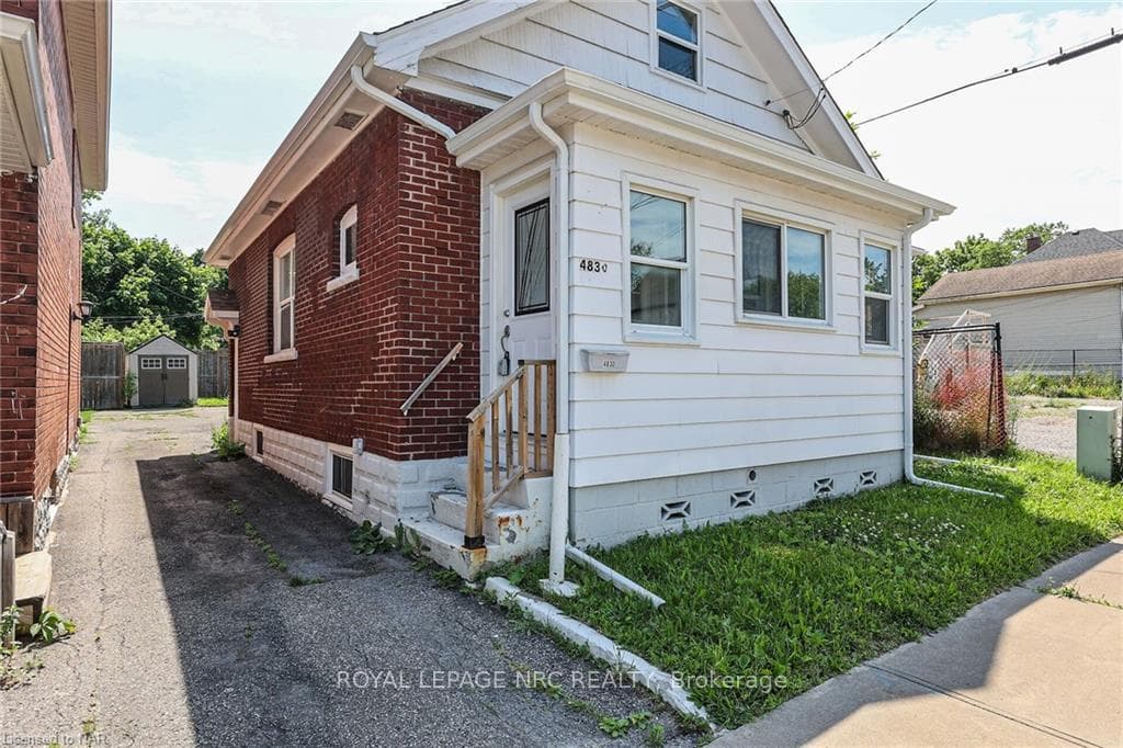4830 ONTARIO Avenue photo 1