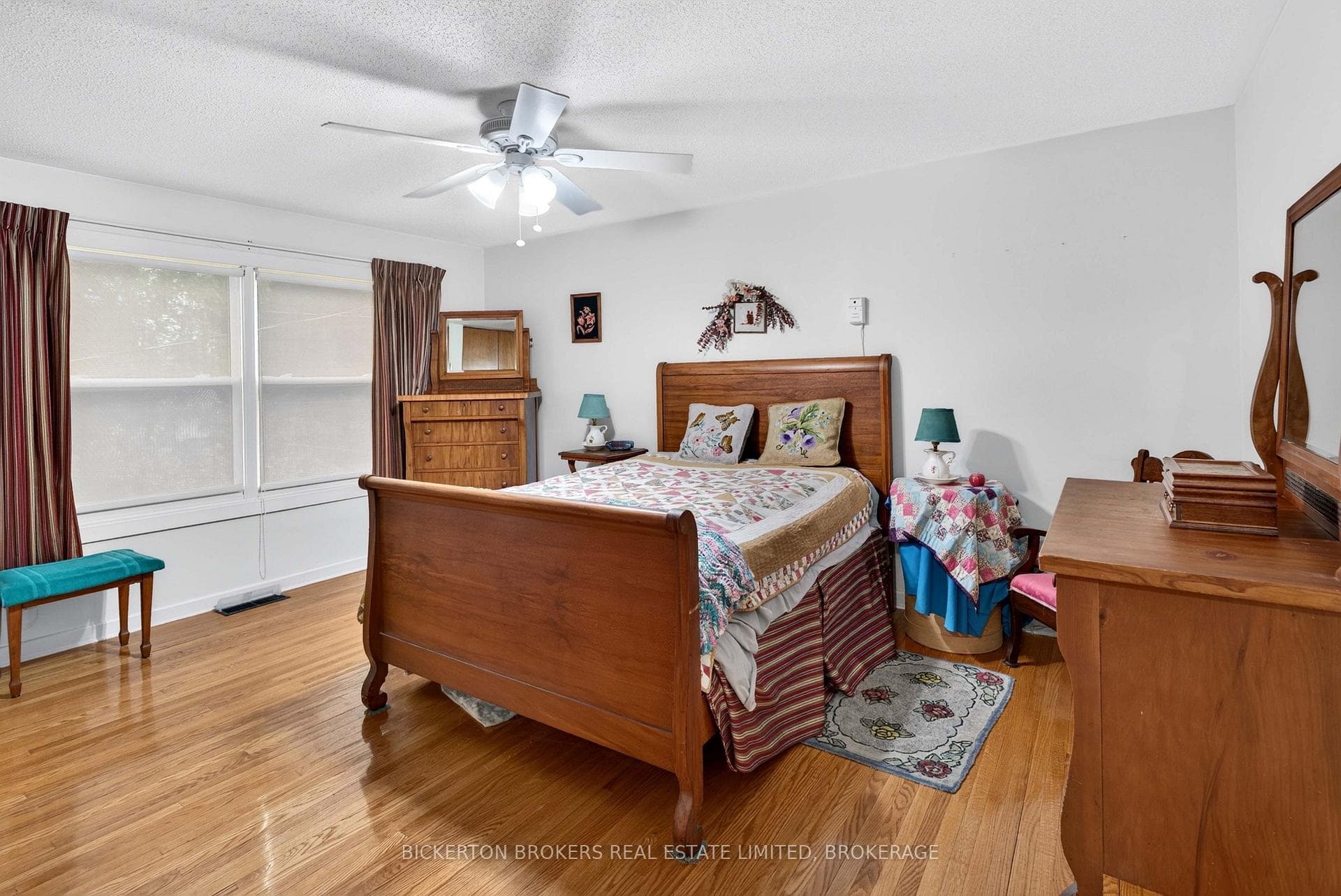 160 Elmwood Drive photo 19