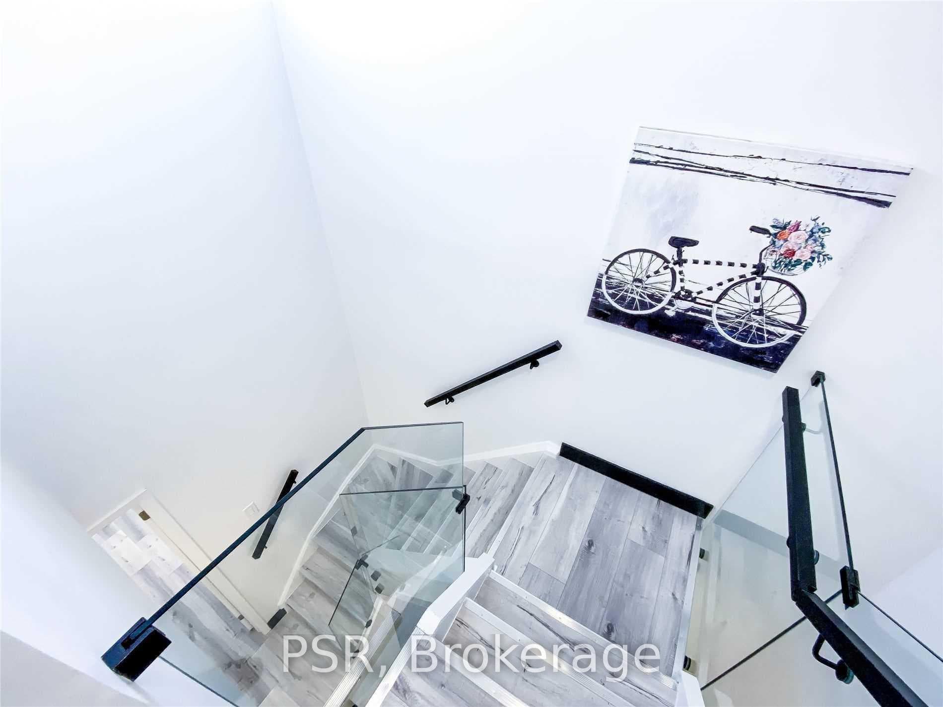 2 Blackthorn Avenue Unit 20 photo 10