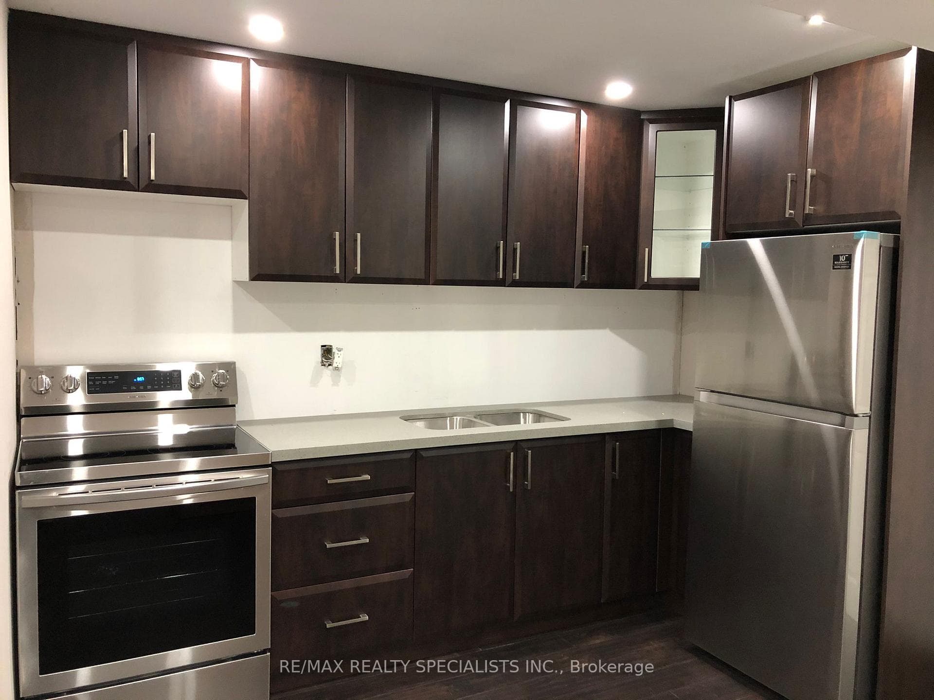 2 Trefoil Court Unit 2 photo 2