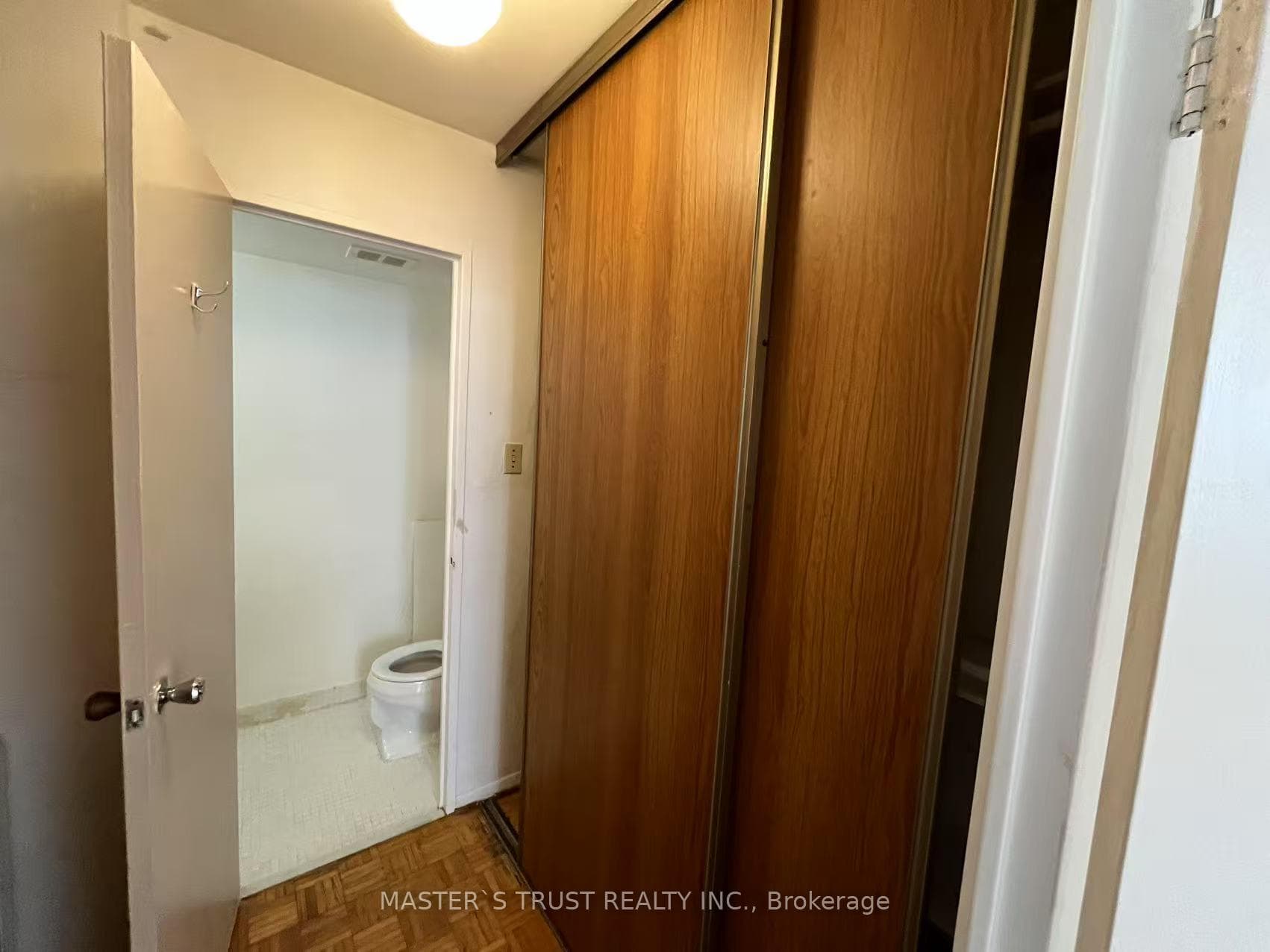3420 Eglinton Avenue Unit 903 photo 21
