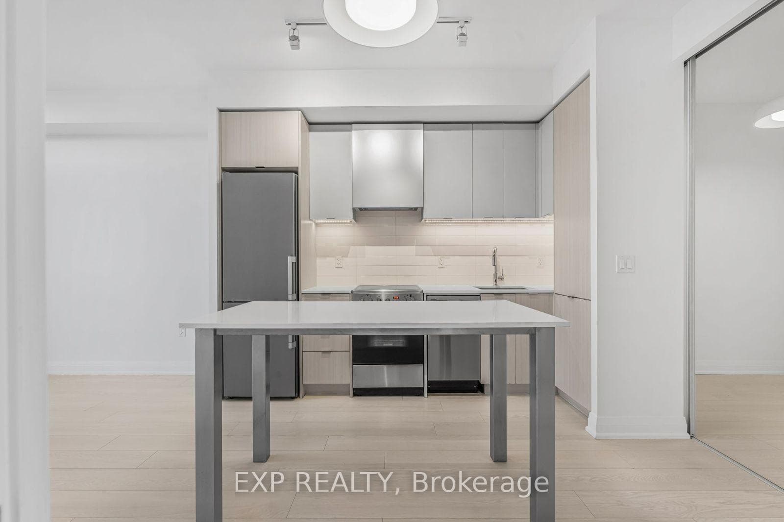10 Gibbs Road Unit 1018 photo 10
