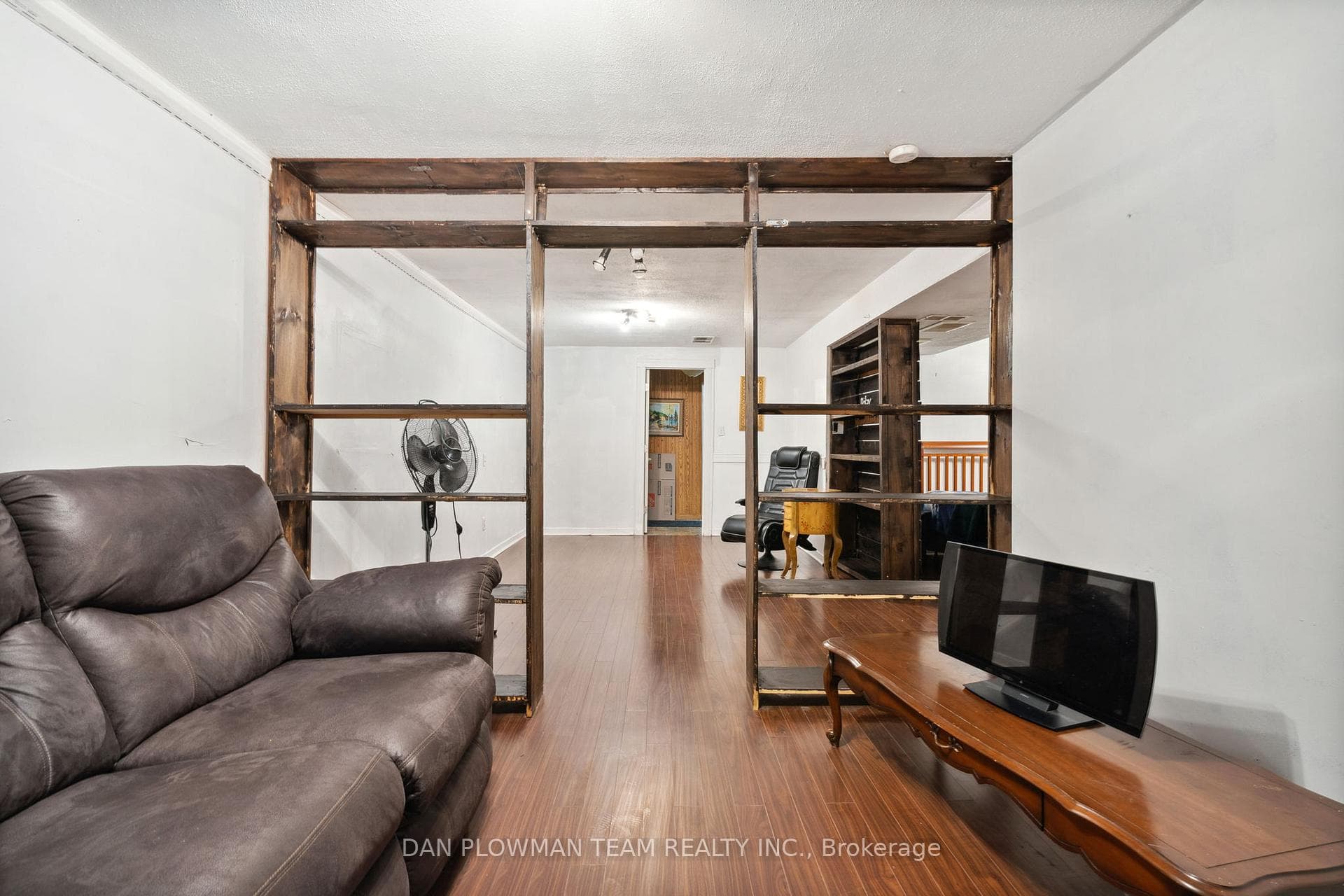 762 Eastbourne Avenue photo 22