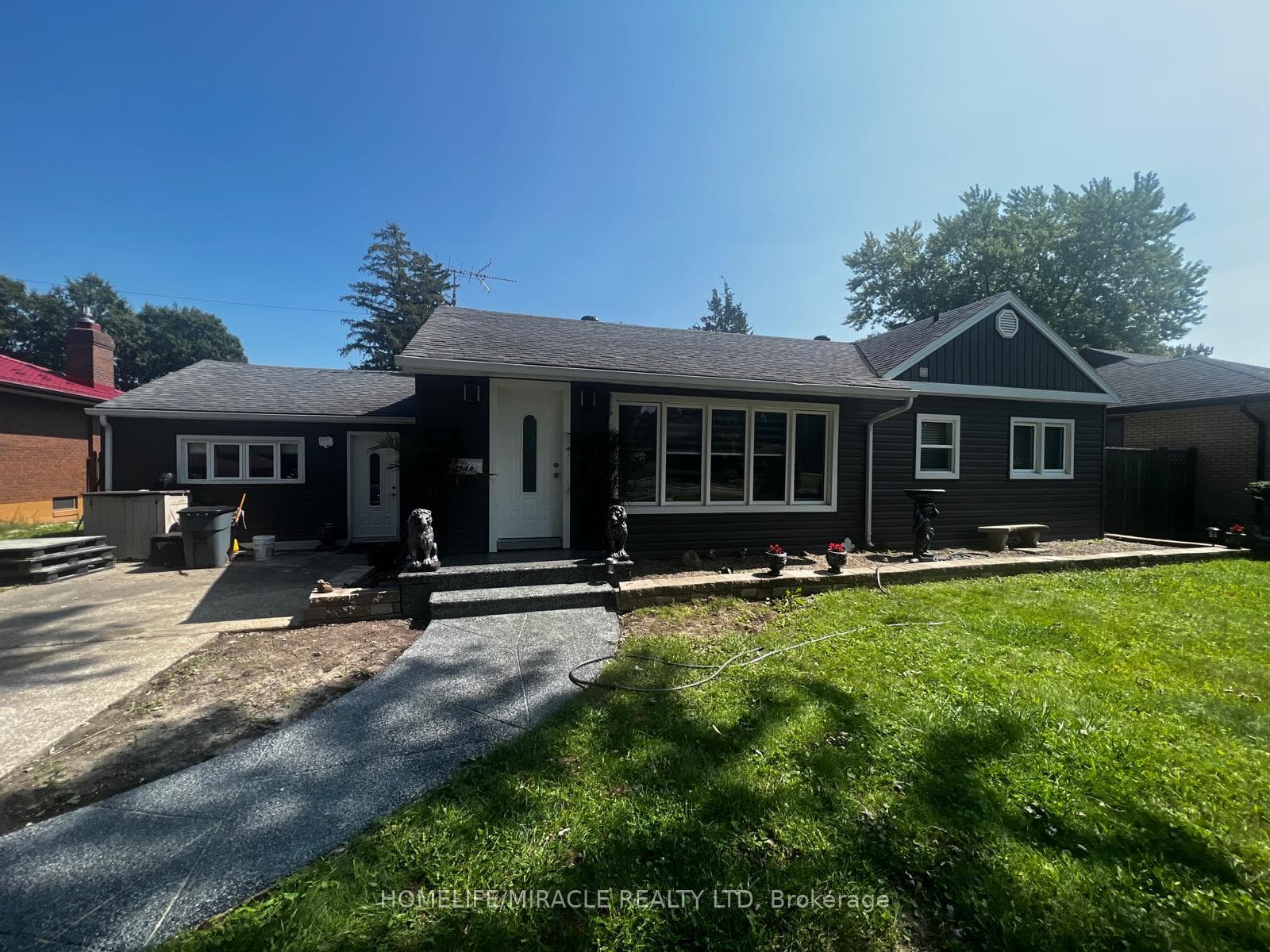 2628 Buckingham Drive photo 2